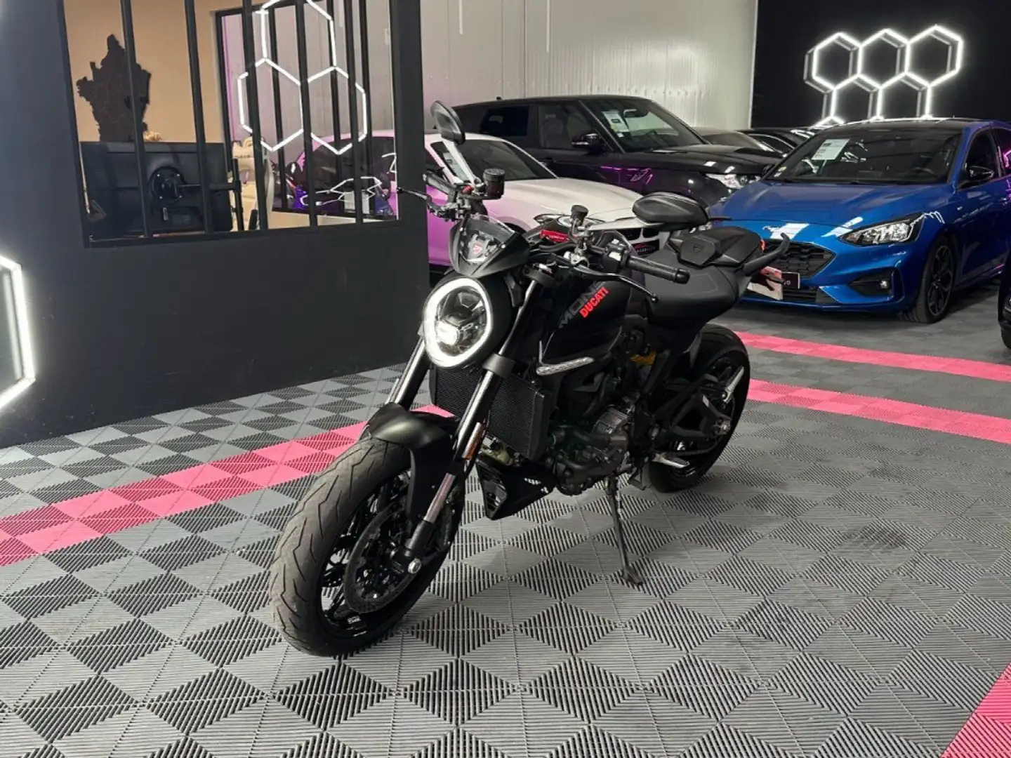 Ducati Monster 937 937 110 ch ~ Sabot moteur ~ Silencieux Termignoni ~ Bulle sport ~ Protection réservoir Schwarz - 2