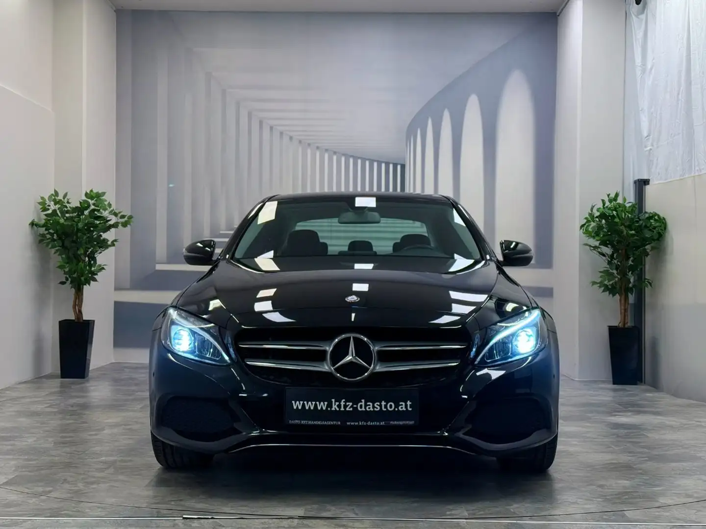 Mercedes-Benz C 200 d BlueTEC __A EDITON__AVANTGARDE__ Schwarz - 2