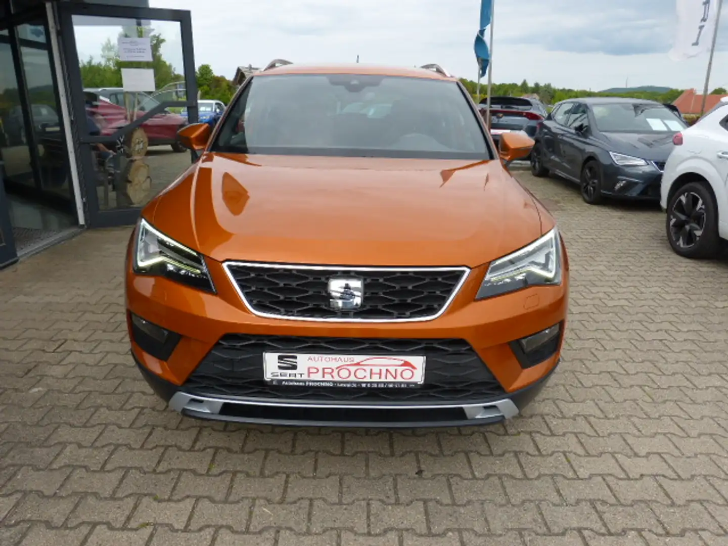 SEAT Ateca XCELLENCE SEAT Ateca XCELLENCE 2.0 TDI 150PS 4Driv Orange - 2