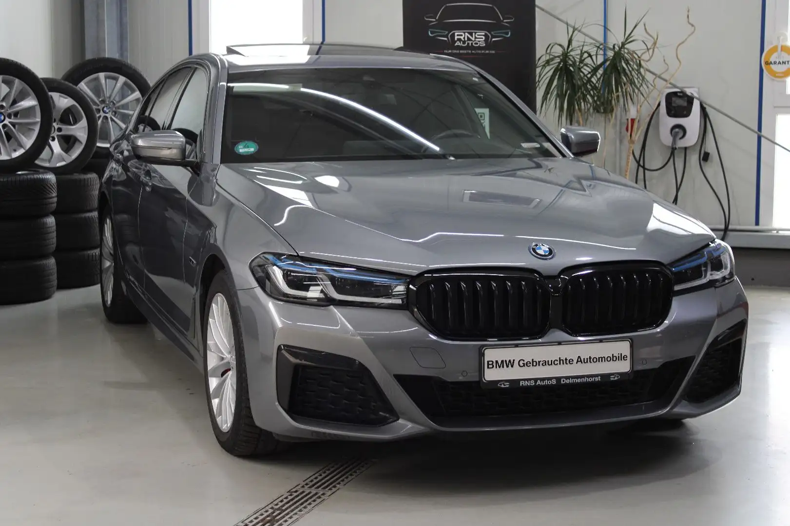 BMW 530 e xDrive M-Sport,HUD,Laser,Harman/Kardon Grau - 2