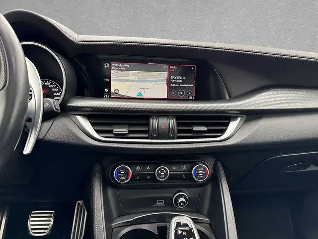 Alfa Romeo Stelvio view 12