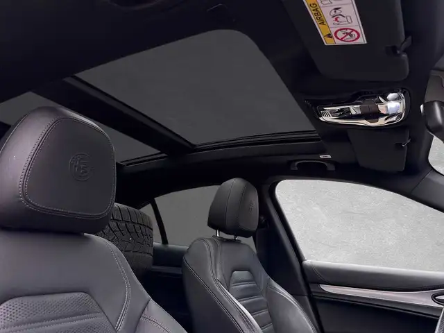 Alfa Romeo Stelvio view 14