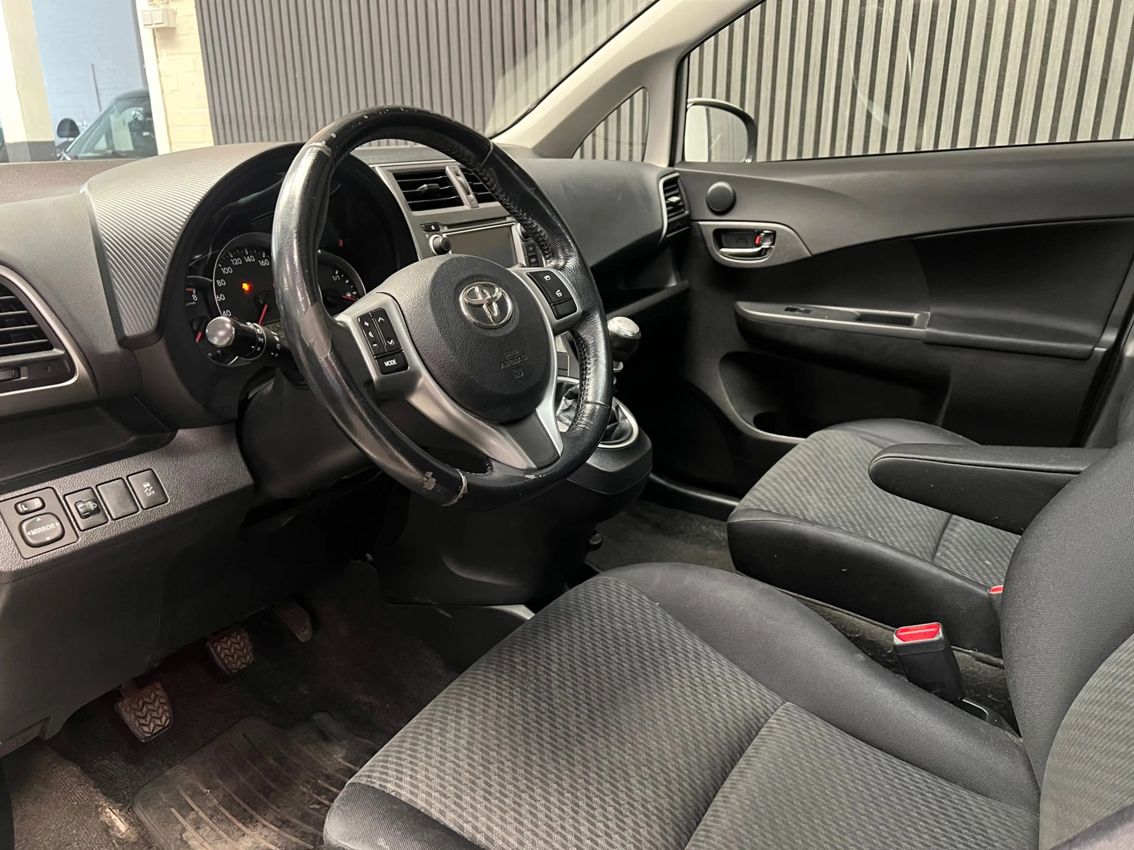 Toyota Verso-S 1.3 VVT-i Dynamic - PANO - Goed onderhouden - Rijk — photo 19