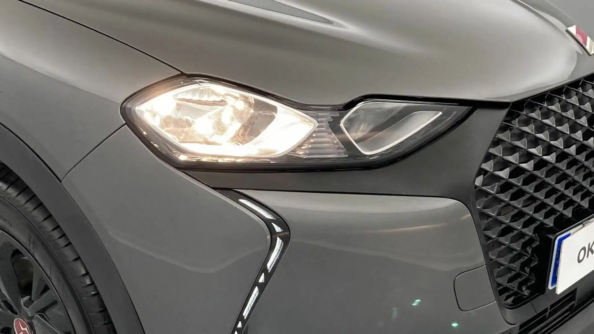 DS Automobiles DS 3 Crossback BlueHDi Performance Line 130 Aut. Argintiu - 2