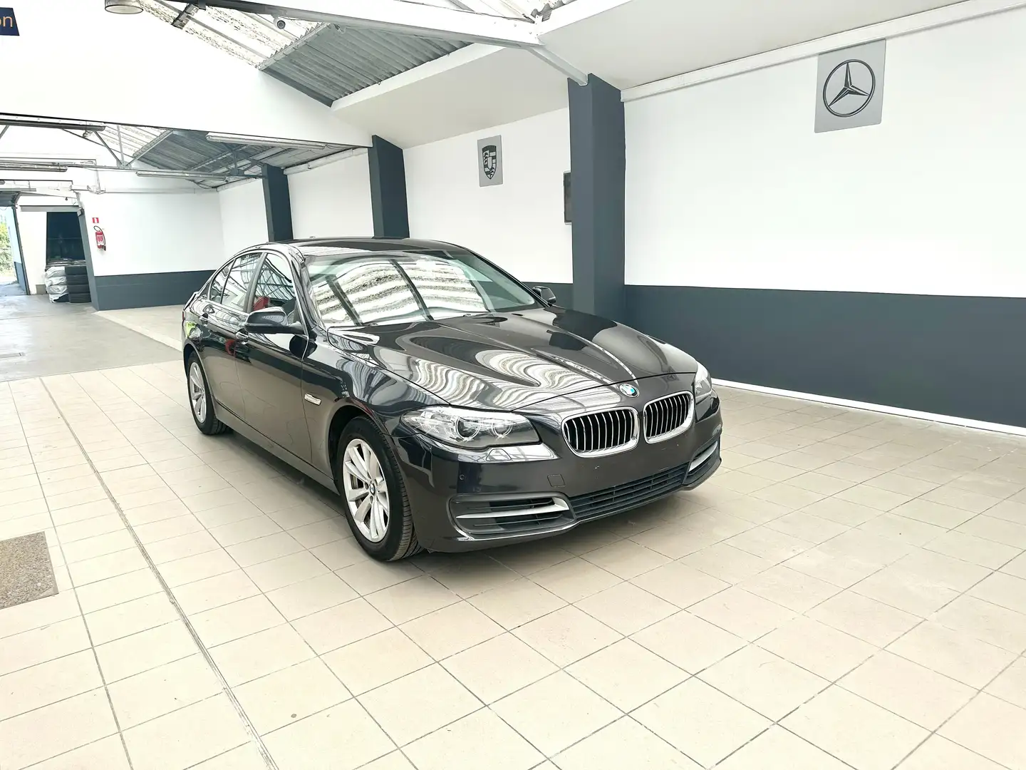 BMW 530 dA Berline "294.000Km" Carnet BMW F.Lift  Euro 6b Grijs - 2