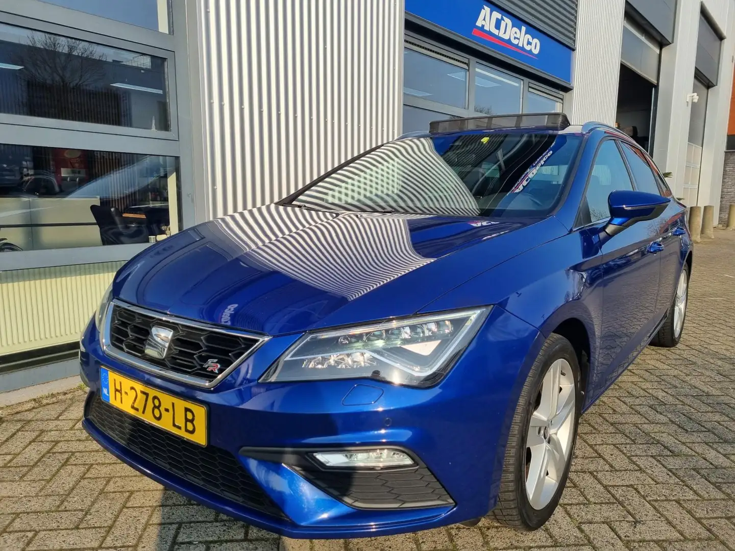 SEAT Leon ST 1.0 TSI FR Ultimate Edition / trekhaak / led ko Blau - 2