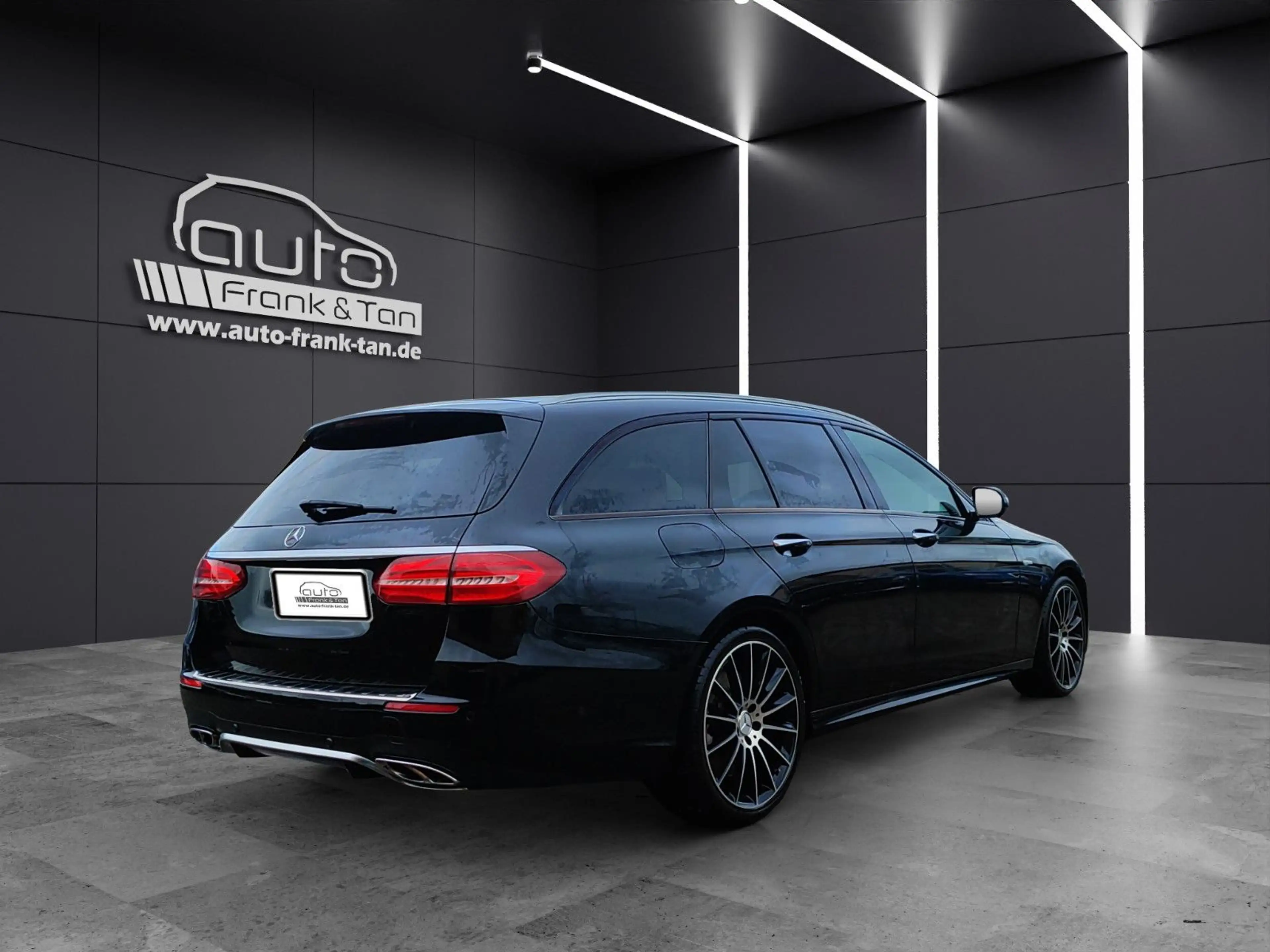 Mercedes-Benz E 43 AMG 4Matic*Head-up*Pano*360°*Ambiente* — photo 6