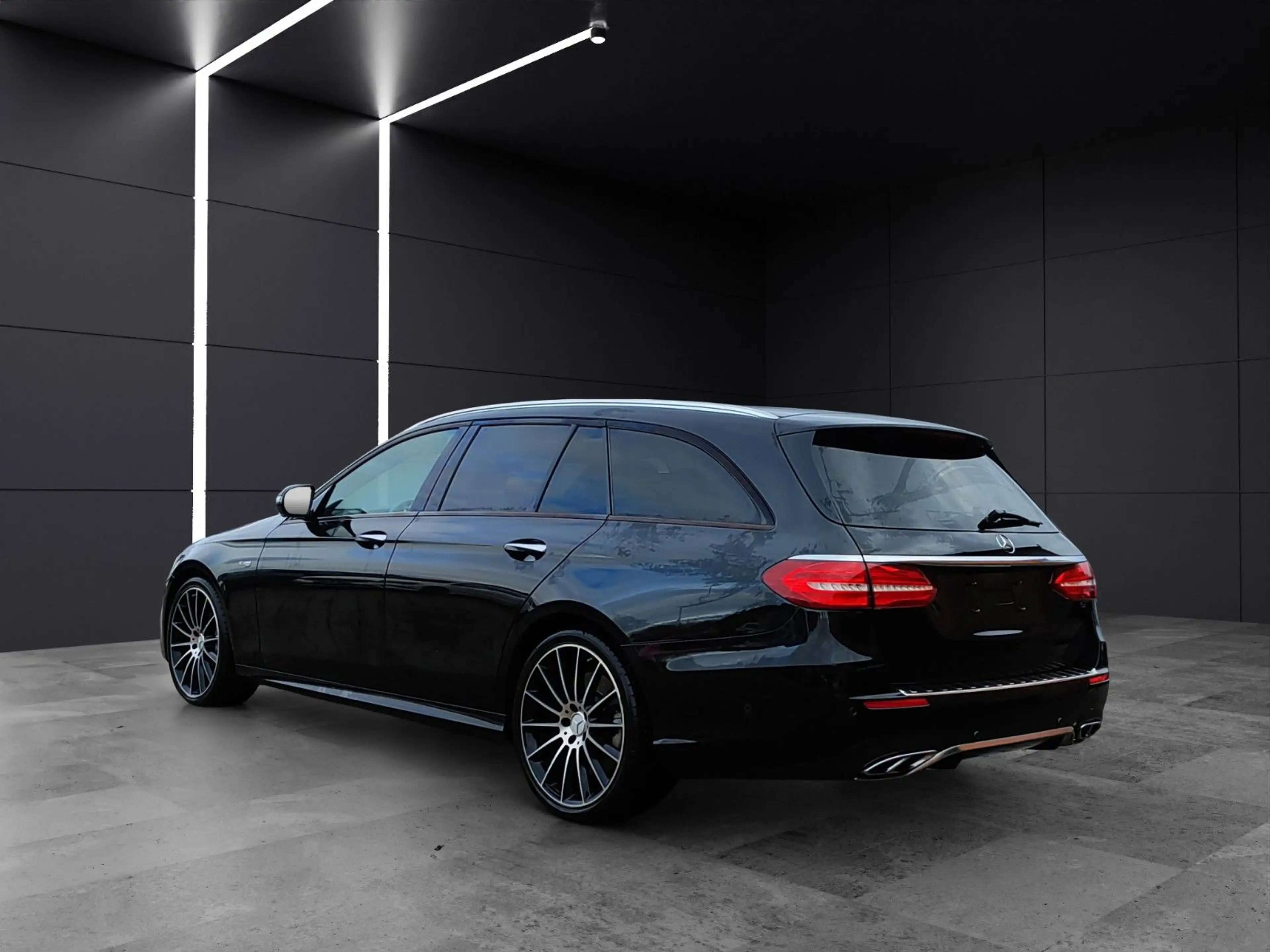 Mercedes-Benz E 43 AMG 4Matic*Head-up*Pano*360°*Ambiente* — photo 4