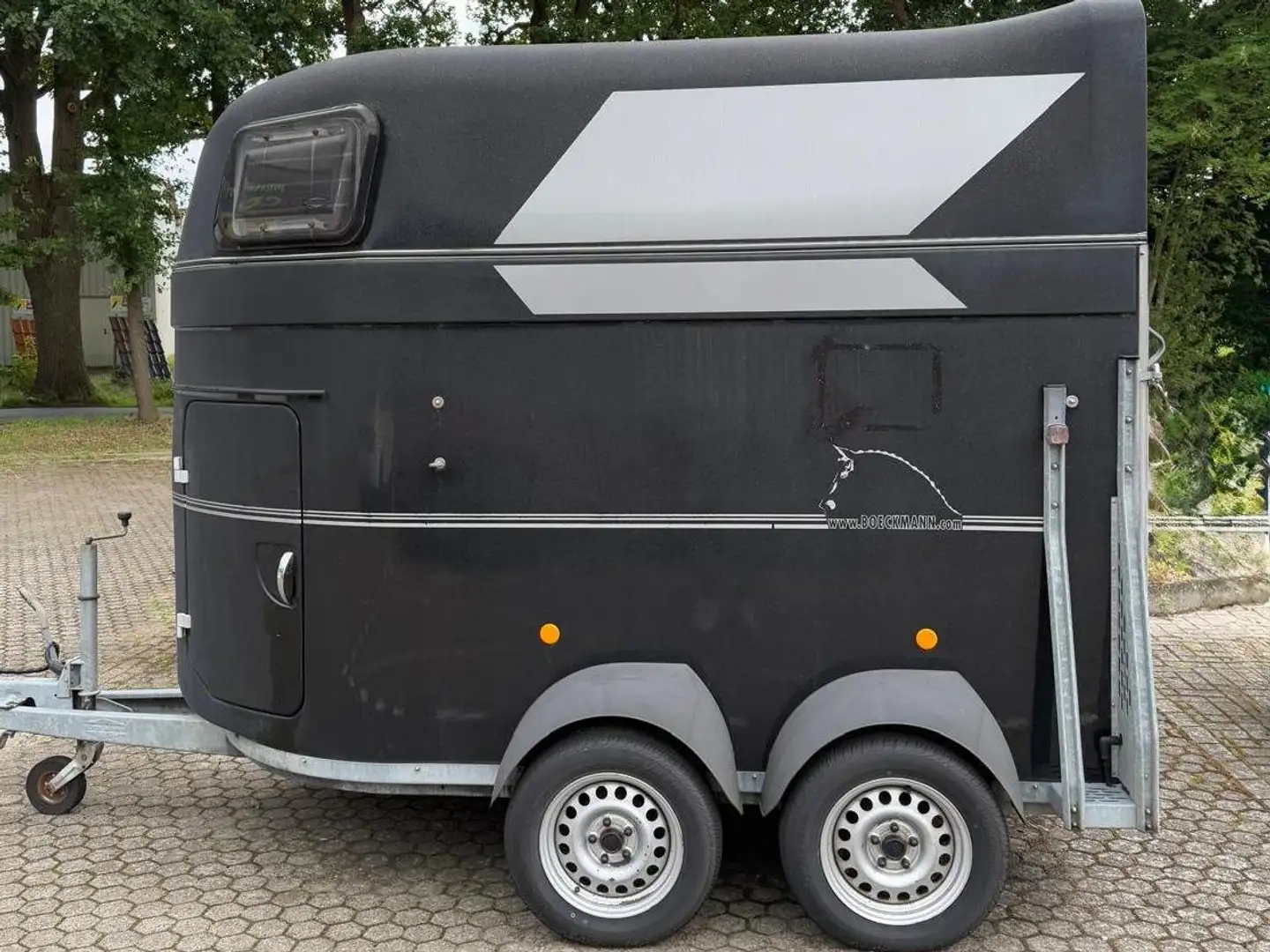 Böckmann Master S 2,4t 2-Pferdeanhänger Nero - 1