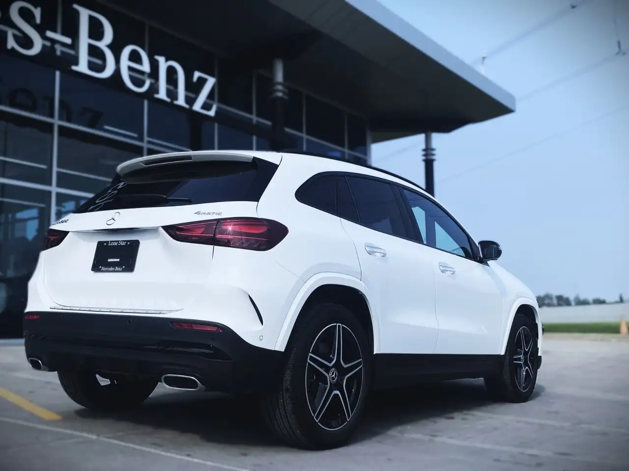 Mercedes-Benz GLA снимка Mercedes-Benz GLA