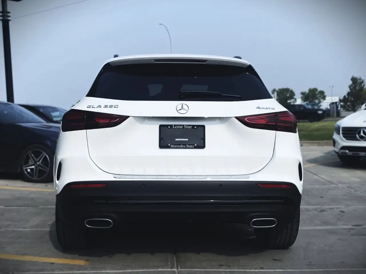 Mercedes-Benz GLA снимка Mercedes-Benz GLA