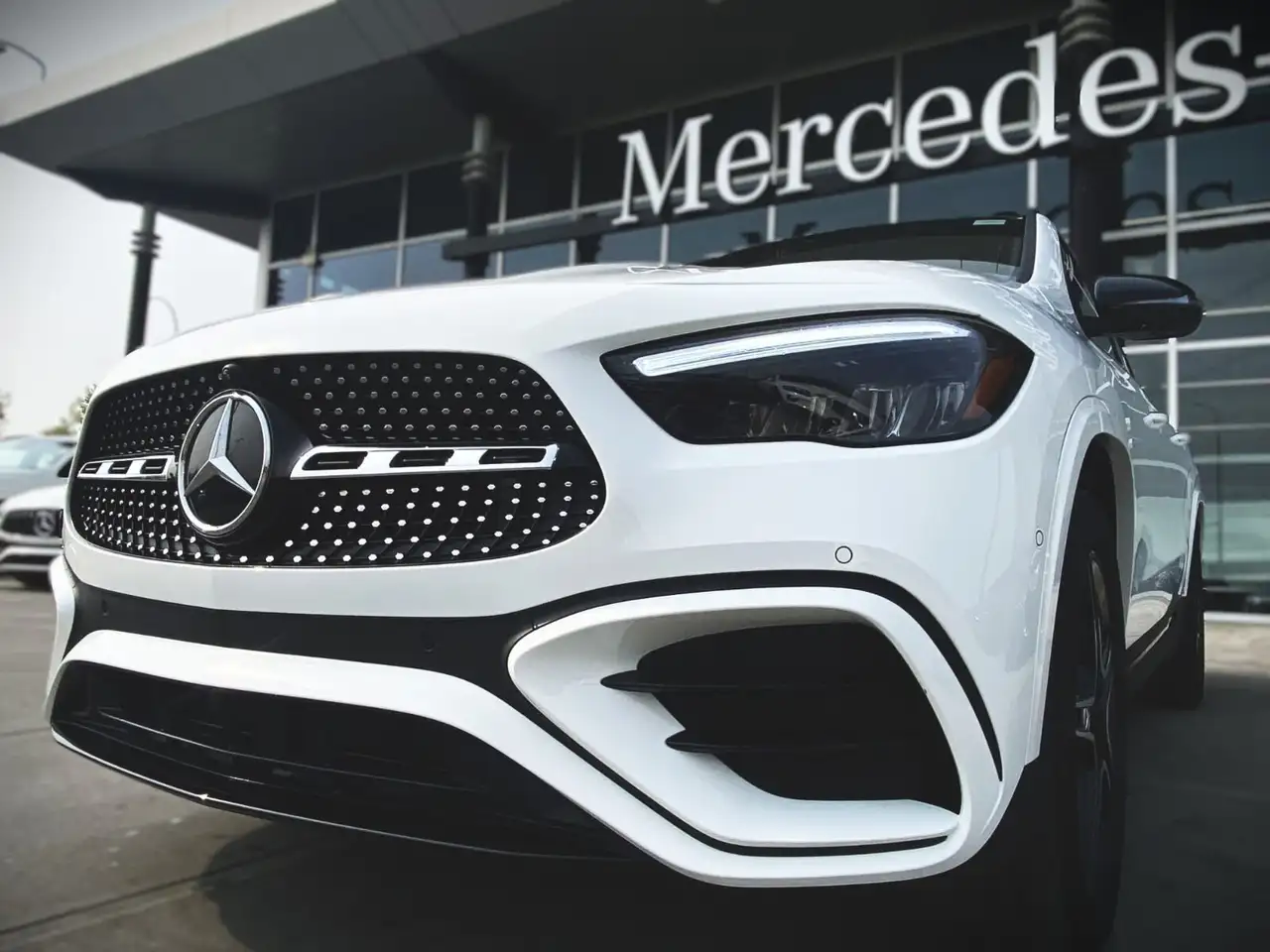 Mercedes-Benz GLA снимка Mercedes-Benz GLA