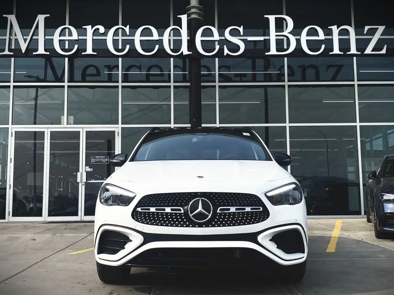 Mercedes-Benz GLA снимка Mercedes-Benz GLA