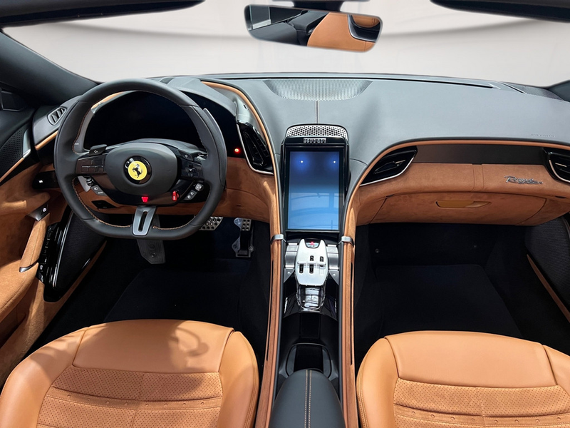 Ferrari Roma Spider / Lenkrad mit physischen Knöpfen — photo 9