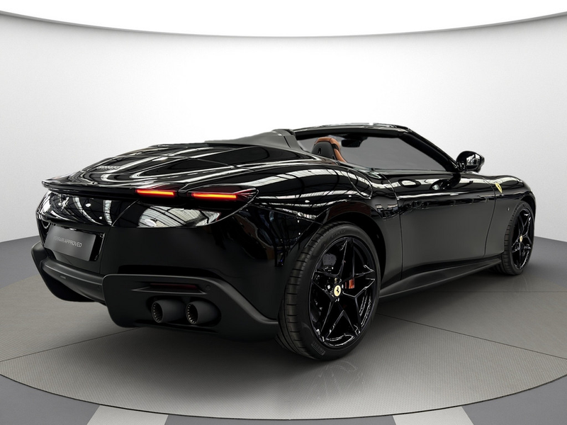 Ferrari Roma Spider / Lenkrad mit physischen Knöpfen — photo 2
