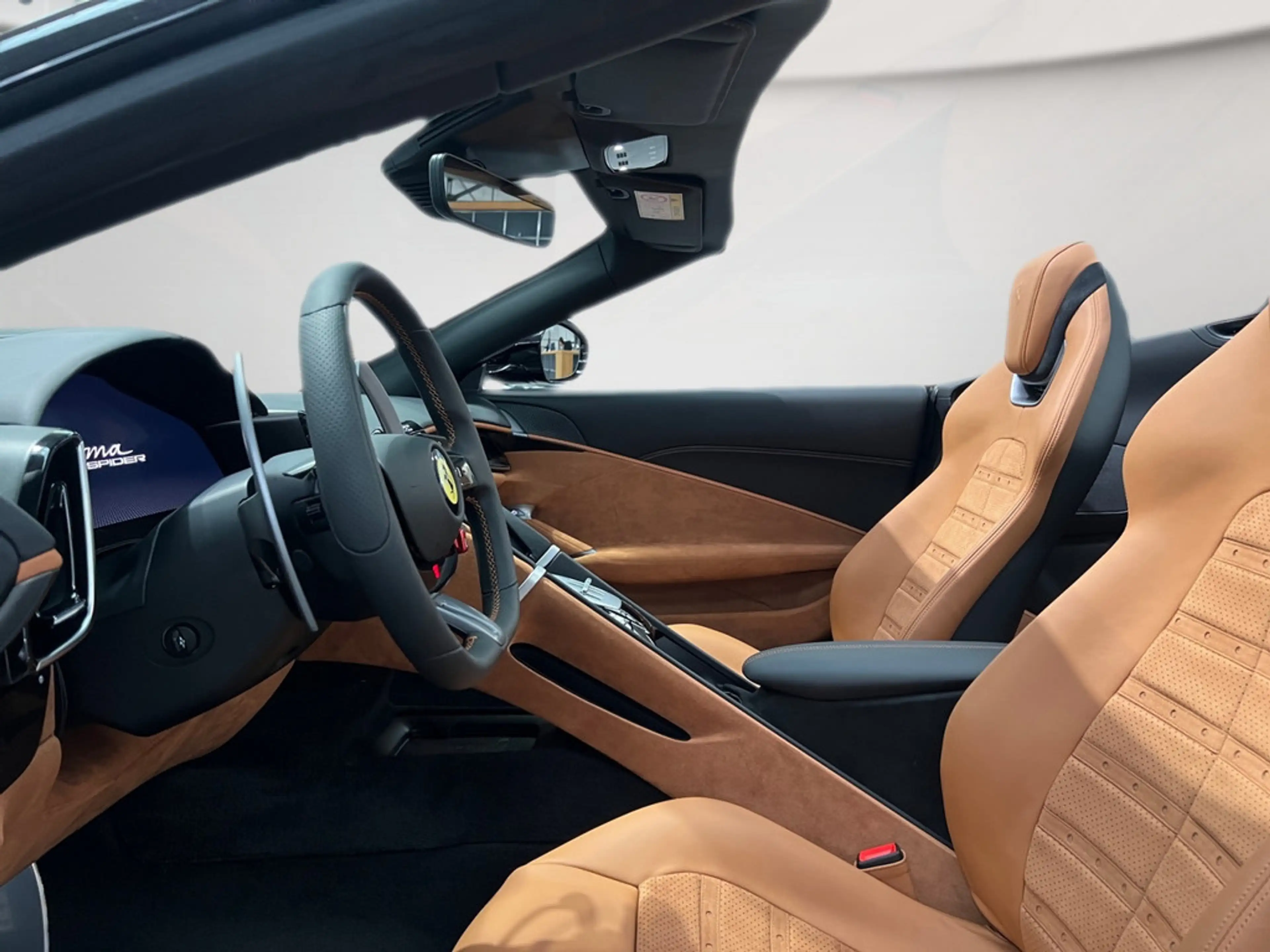 Ferrari Roma Spider / Lenkrad mit physischen Knöpfen — photo 7