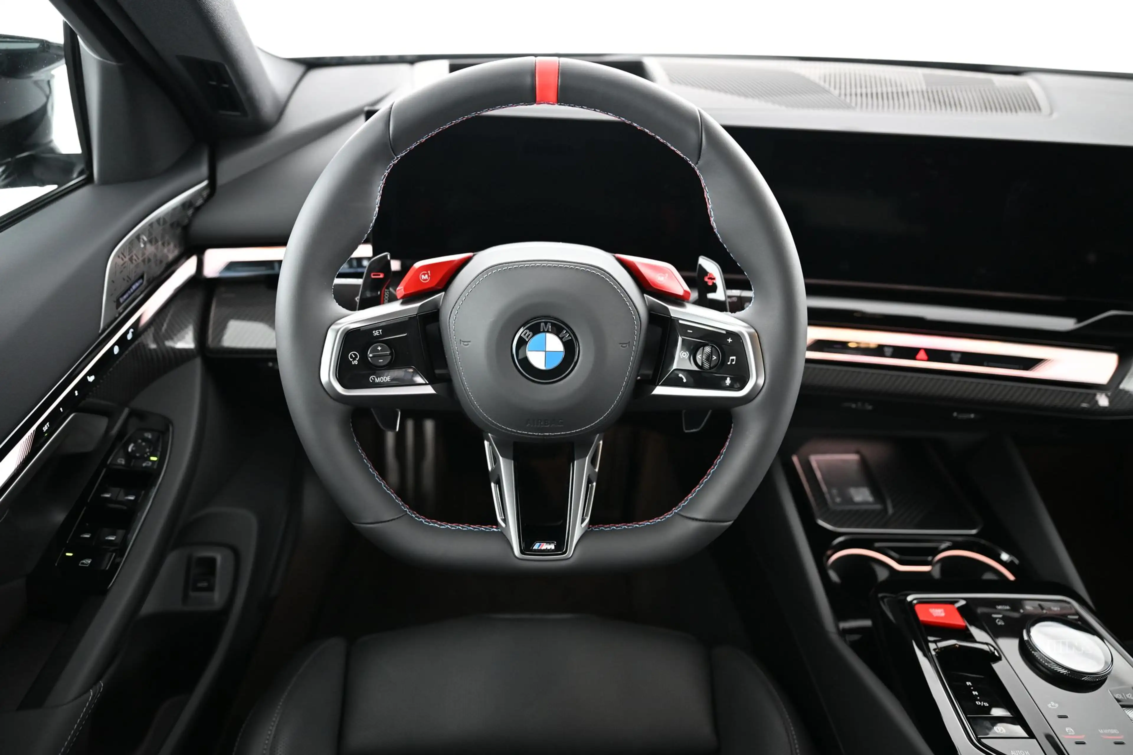 BMW M5 - M5 xDrive — photo 22