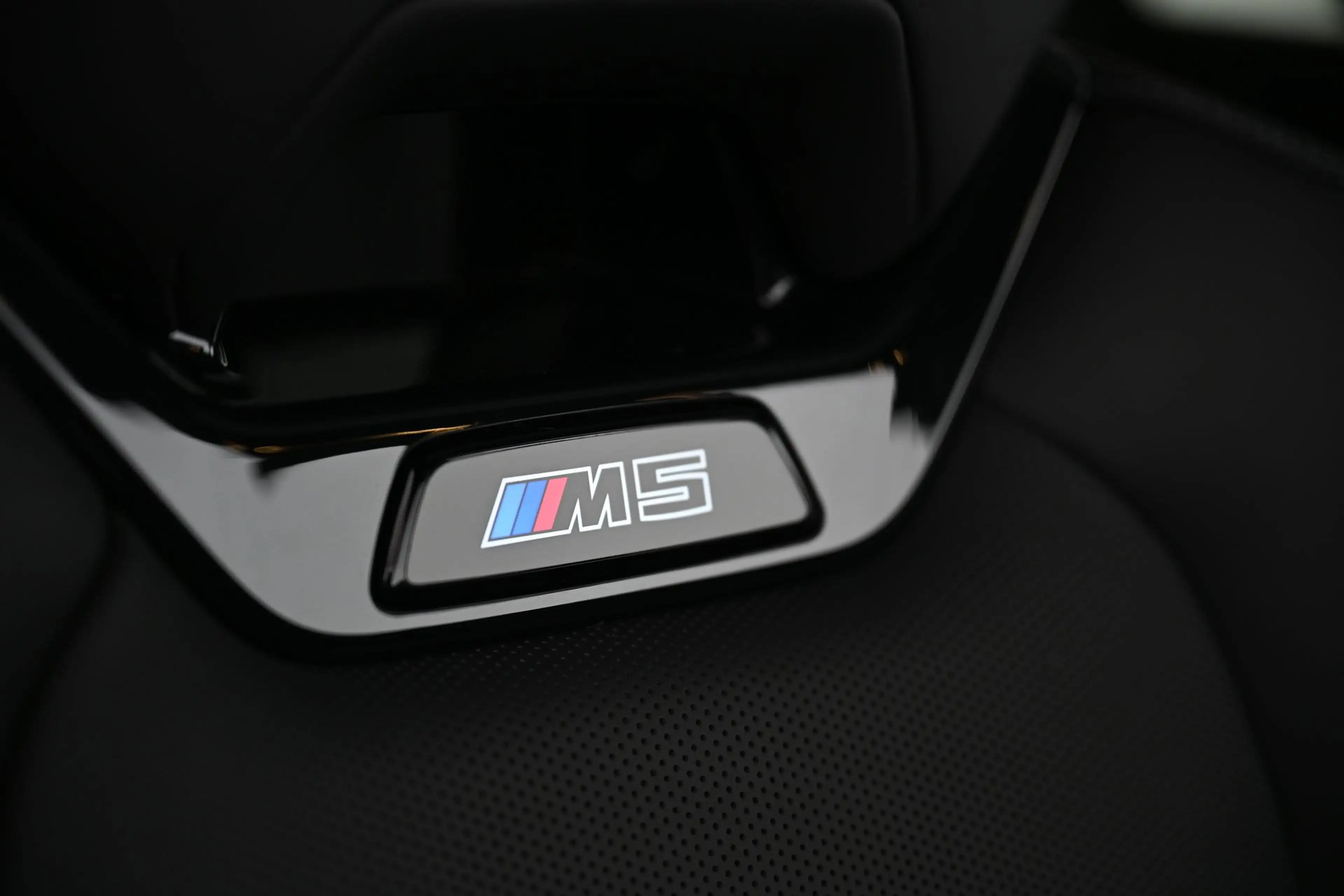 BMW M5 - M5 xDrive — photo 43