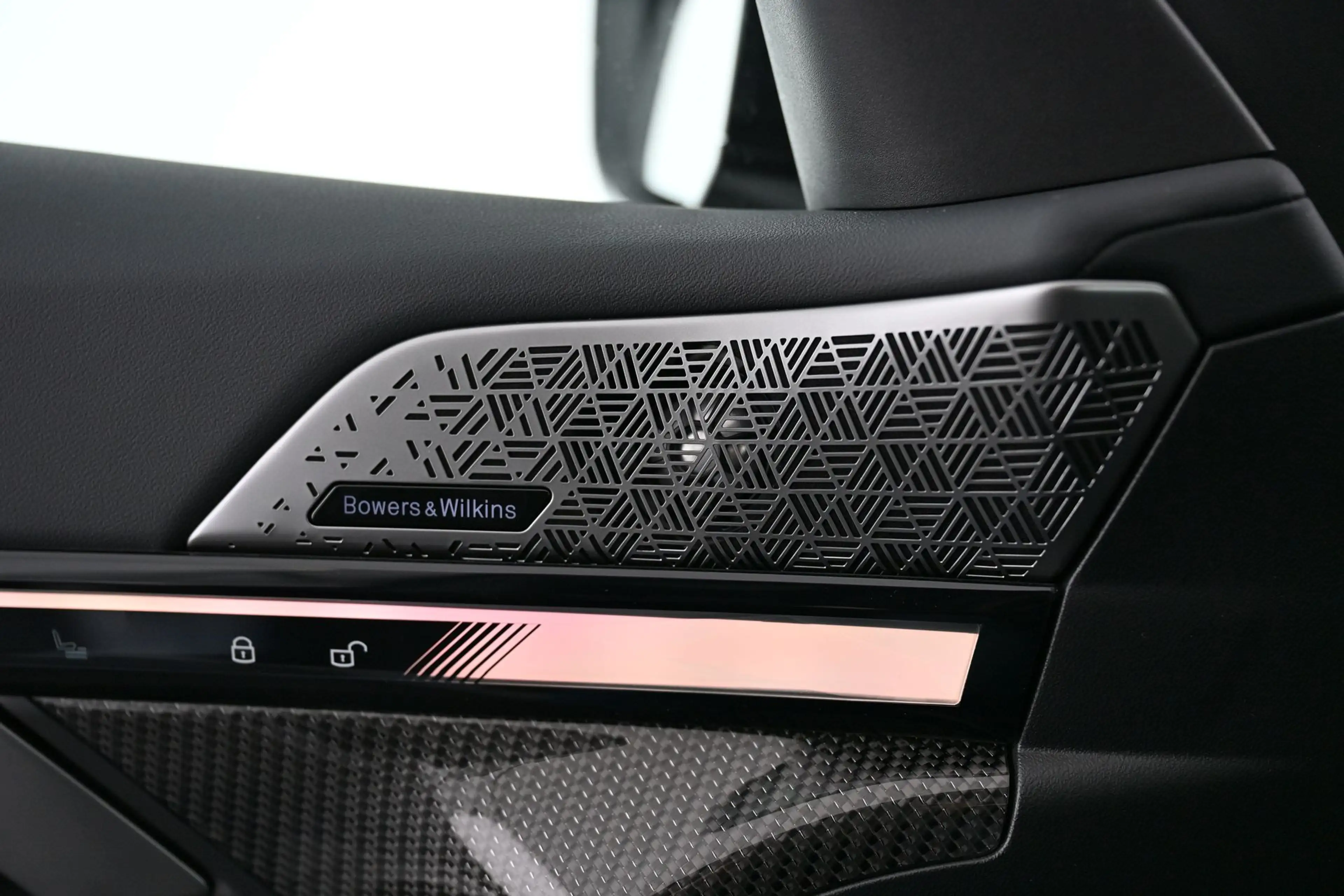 BMW M5 - M5 xDrive — photo 37