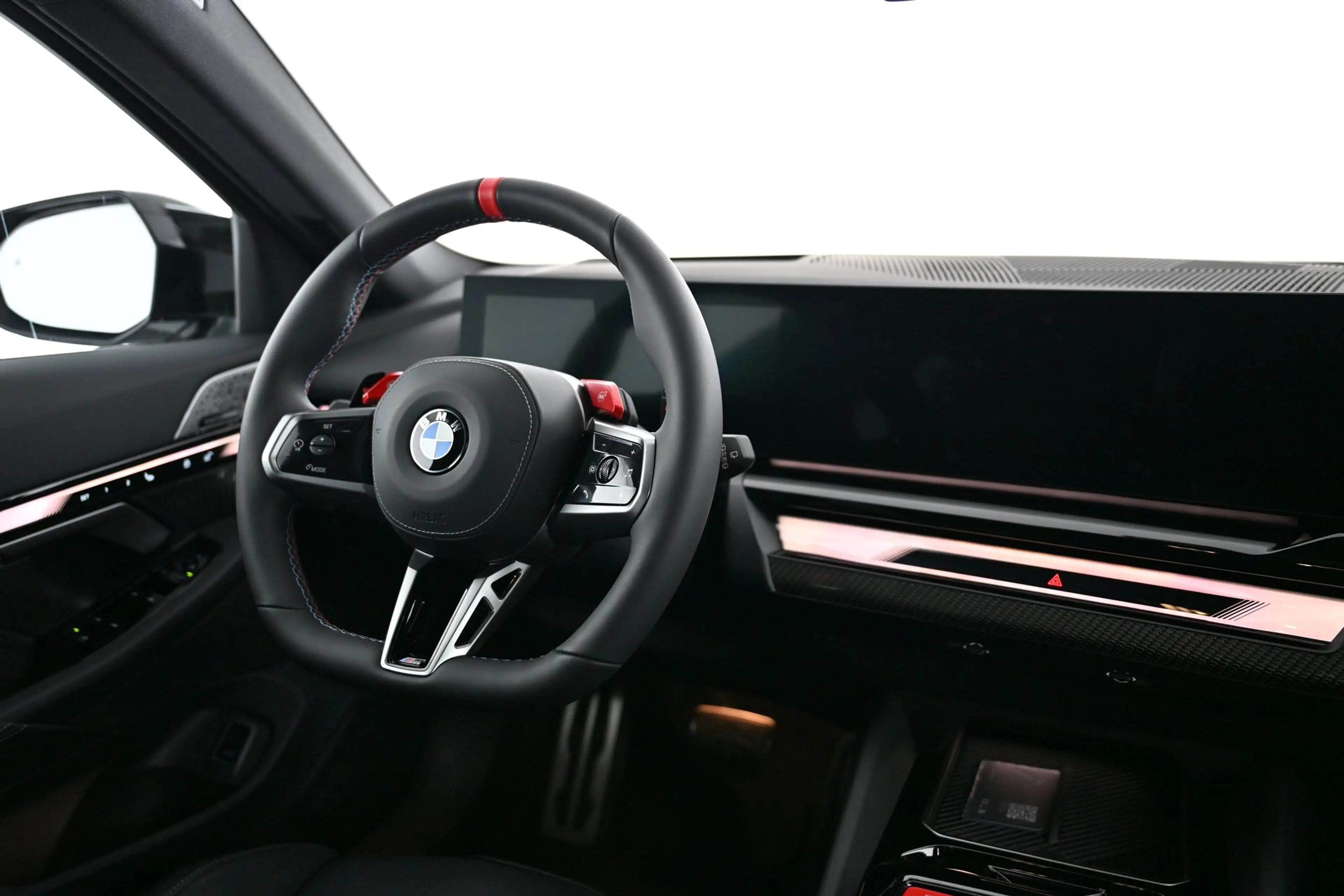 BMW M5 - M5 xDrive — photo 21