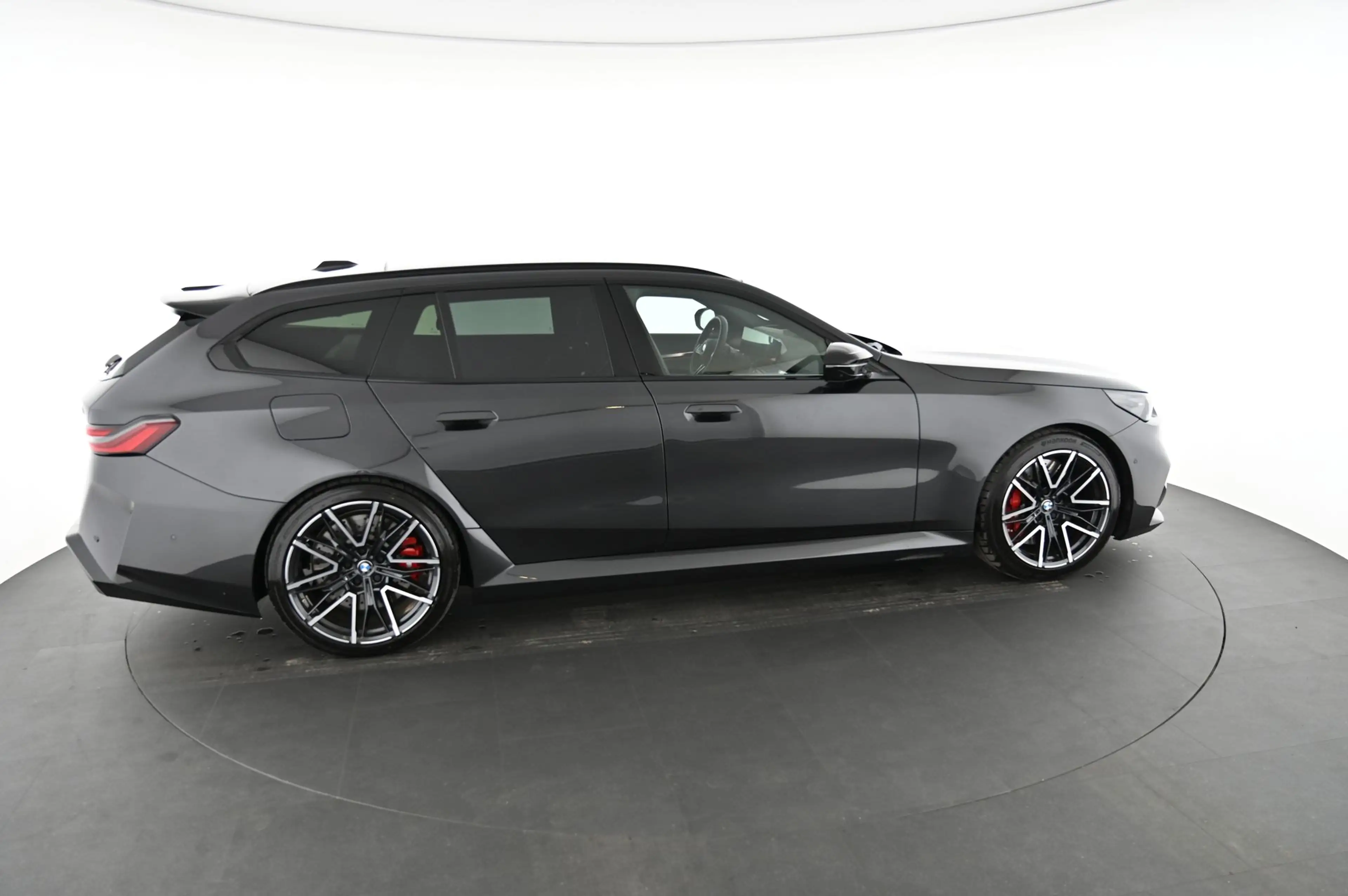 BMW M5 - M5 xDrive — photo 6