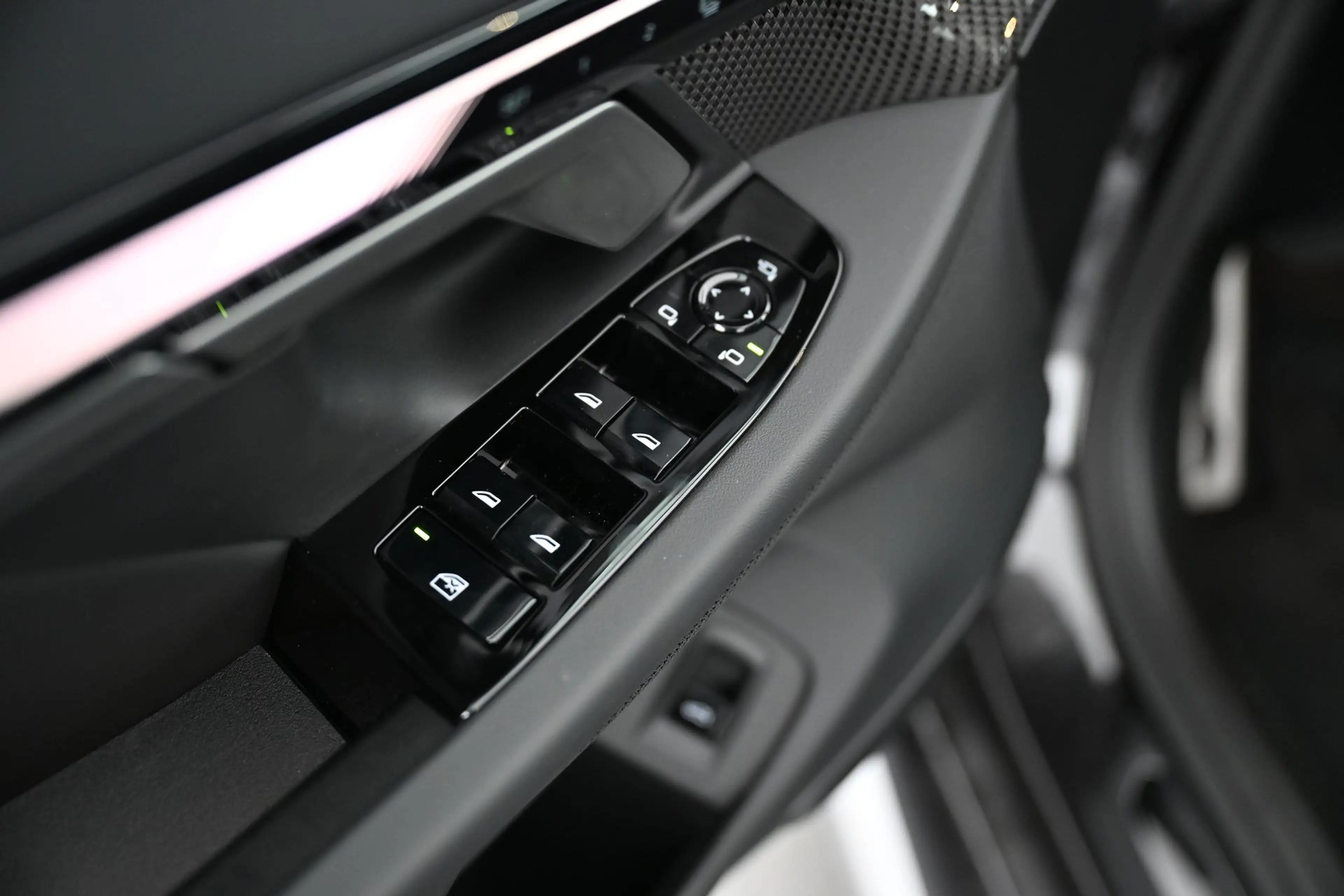BMW M5 - M5 xDrive — photo 39