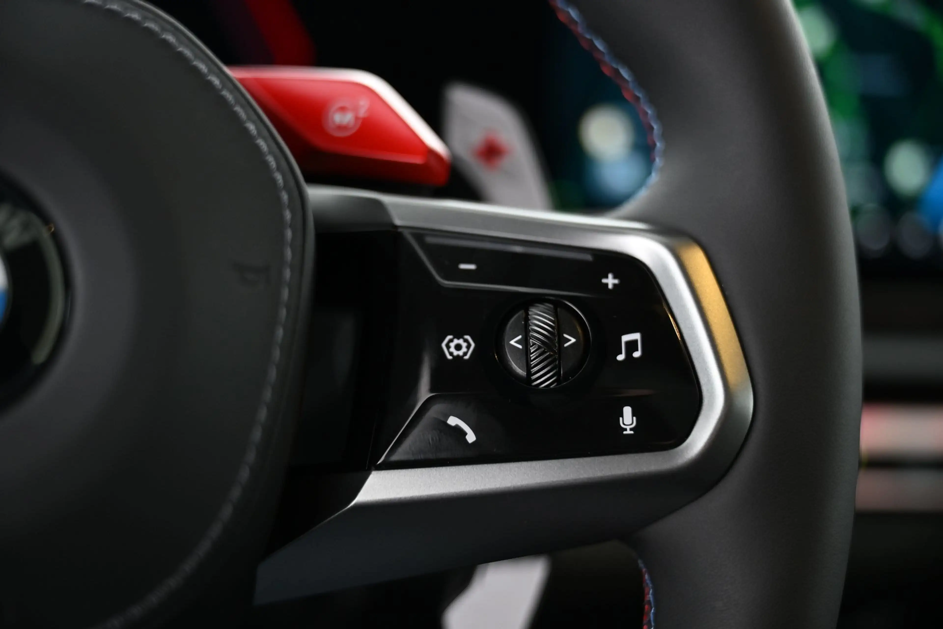 BMW M5 - M5 xDrive — photo 33