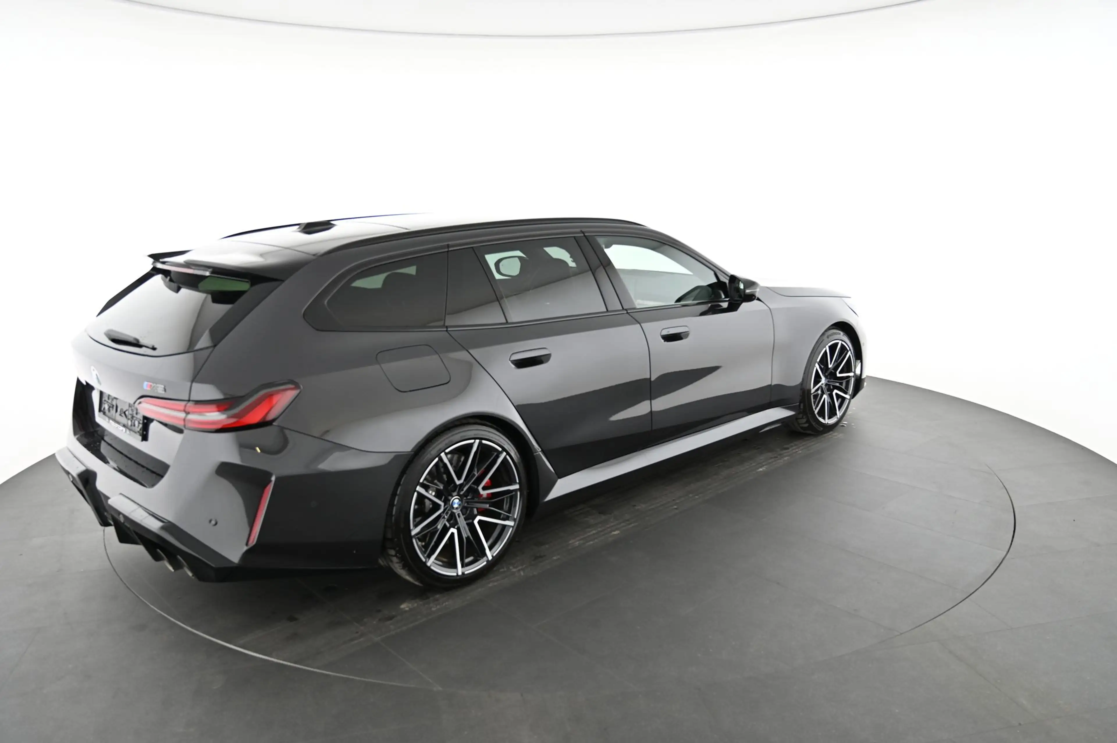BMW M5 - M5 xDrive — photo 4