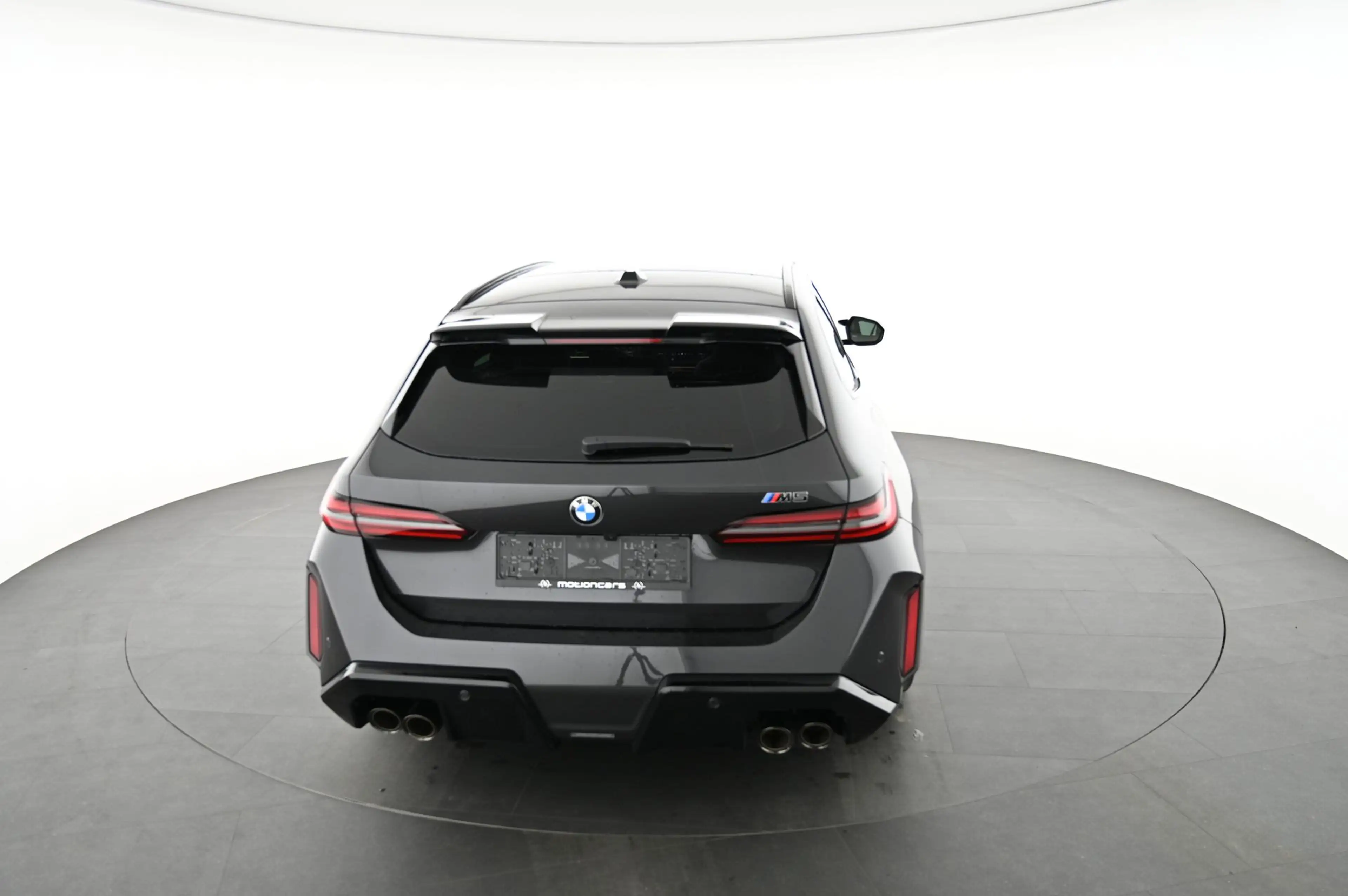 BMW M5 - M5 xDrive — photo 12