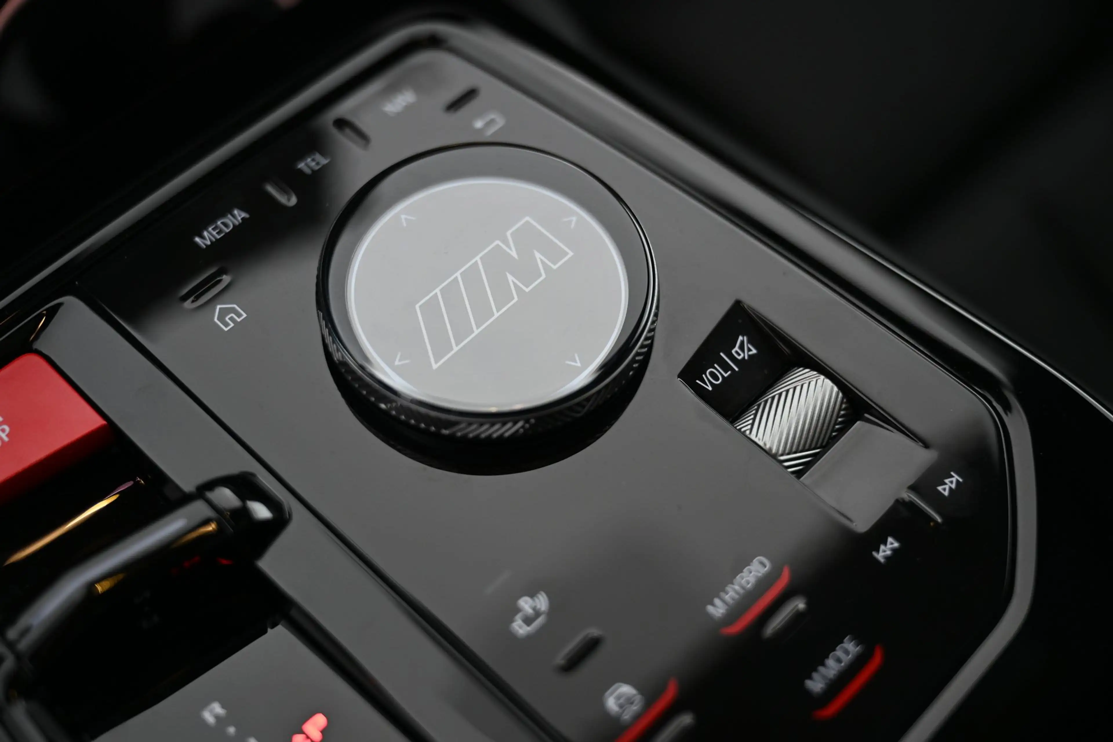 BMW M5 - M5 xDrive — photo 30