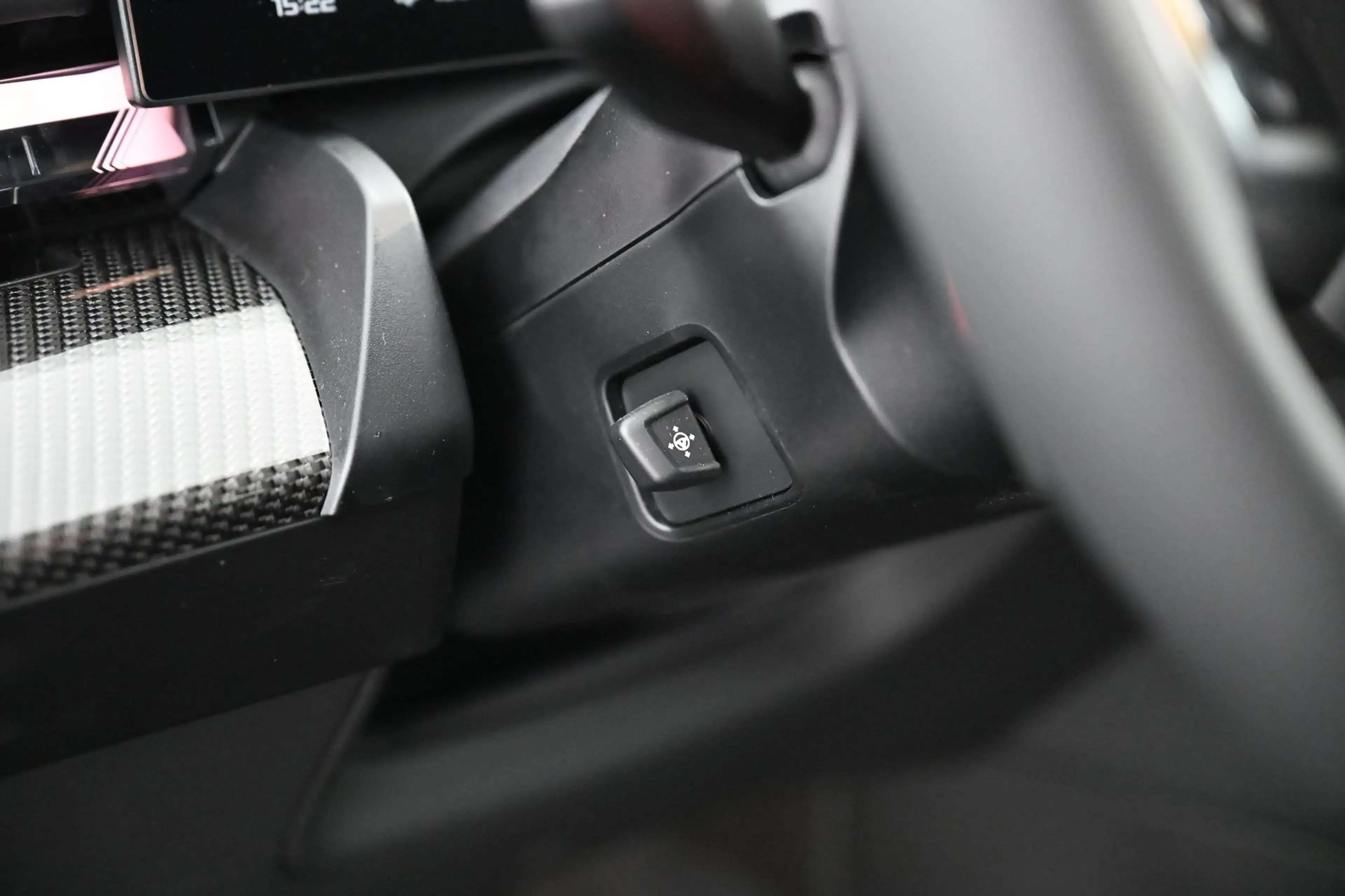 BMW M5 - M5 xDrive — photo 40