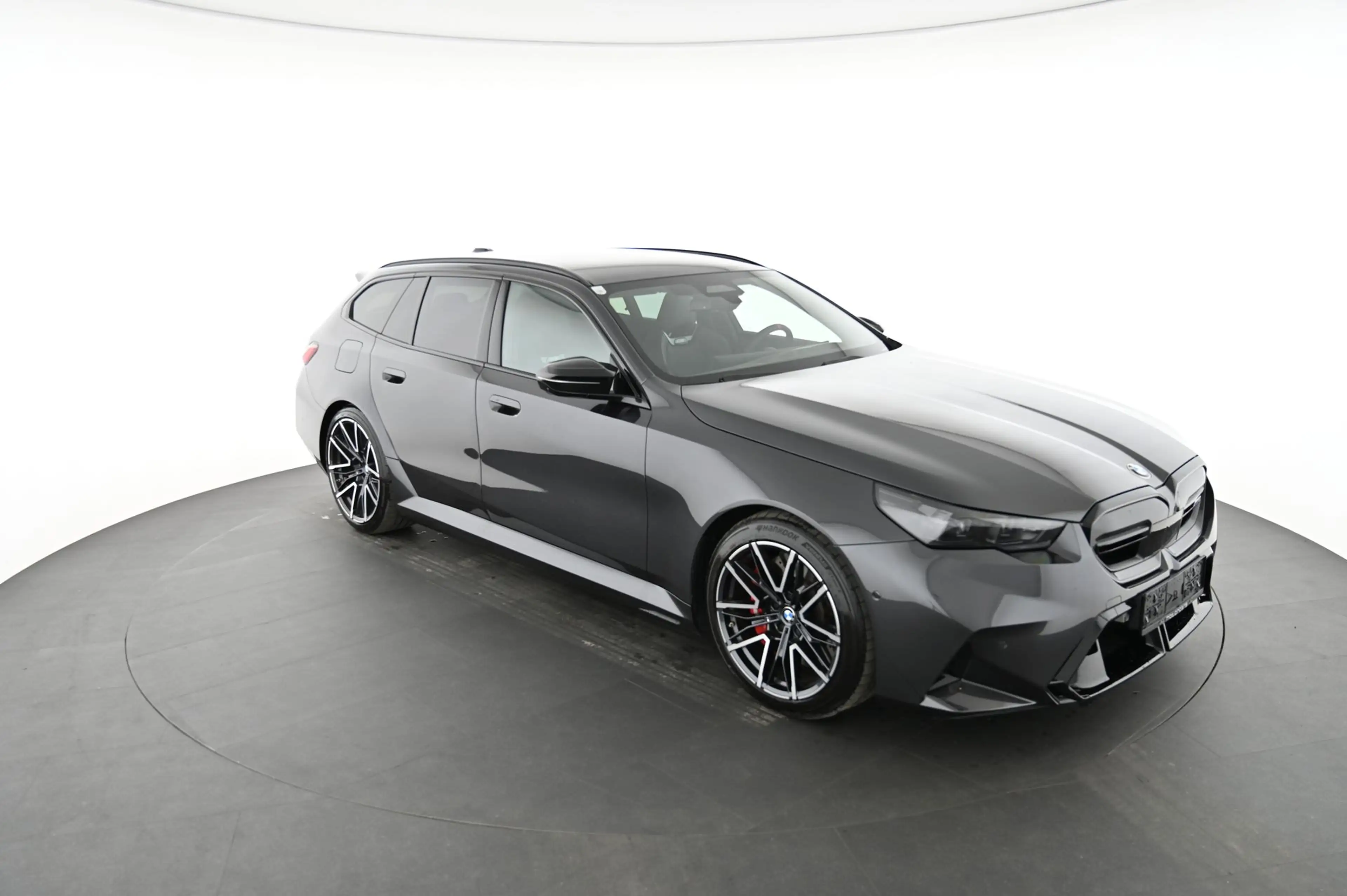 BMW M5 - M5 xDrive — photo 10