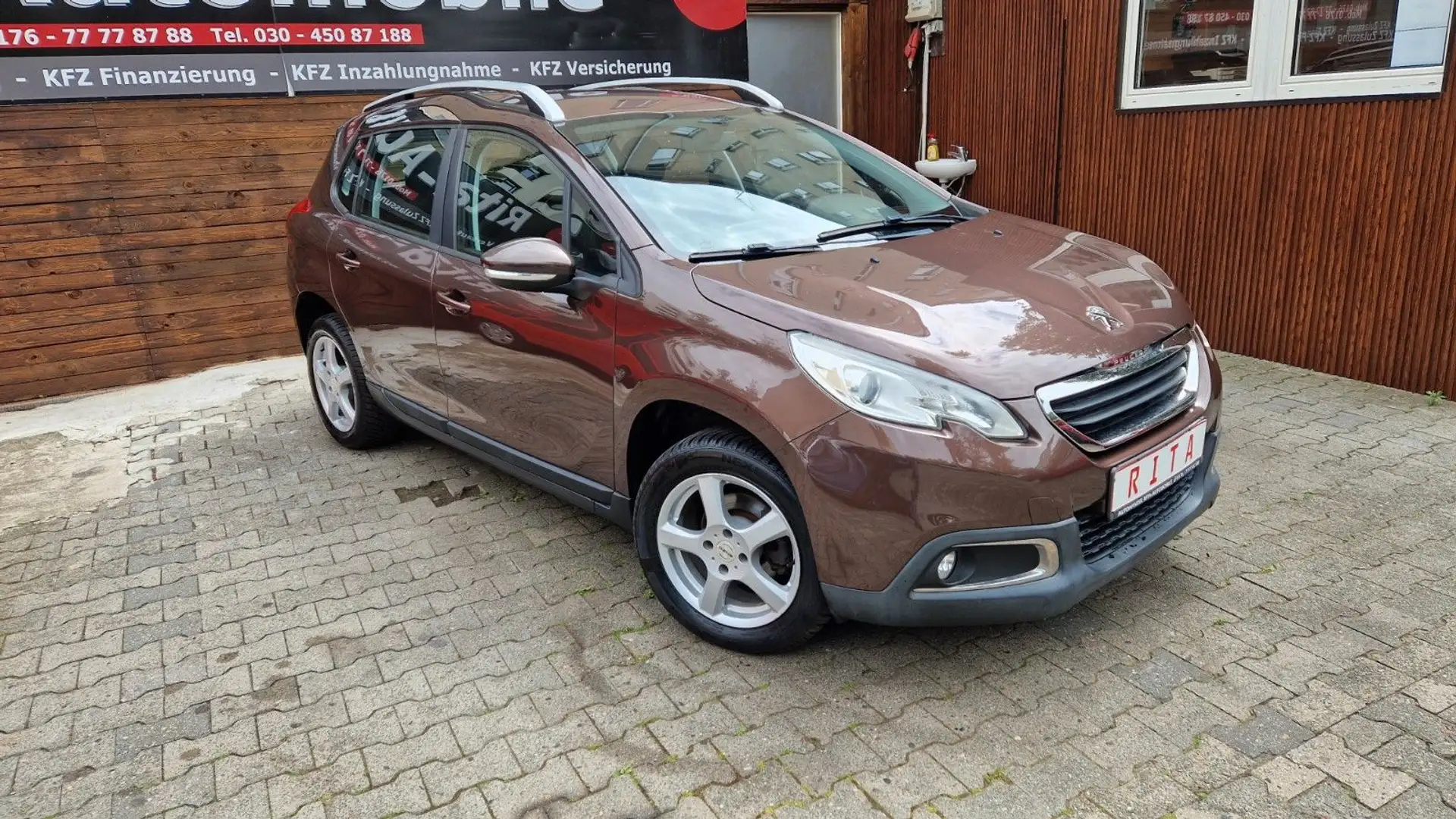 Peugeot 2008 Automatik, Start-Stop, PDC, SHZ, Tempomat Braun - 2