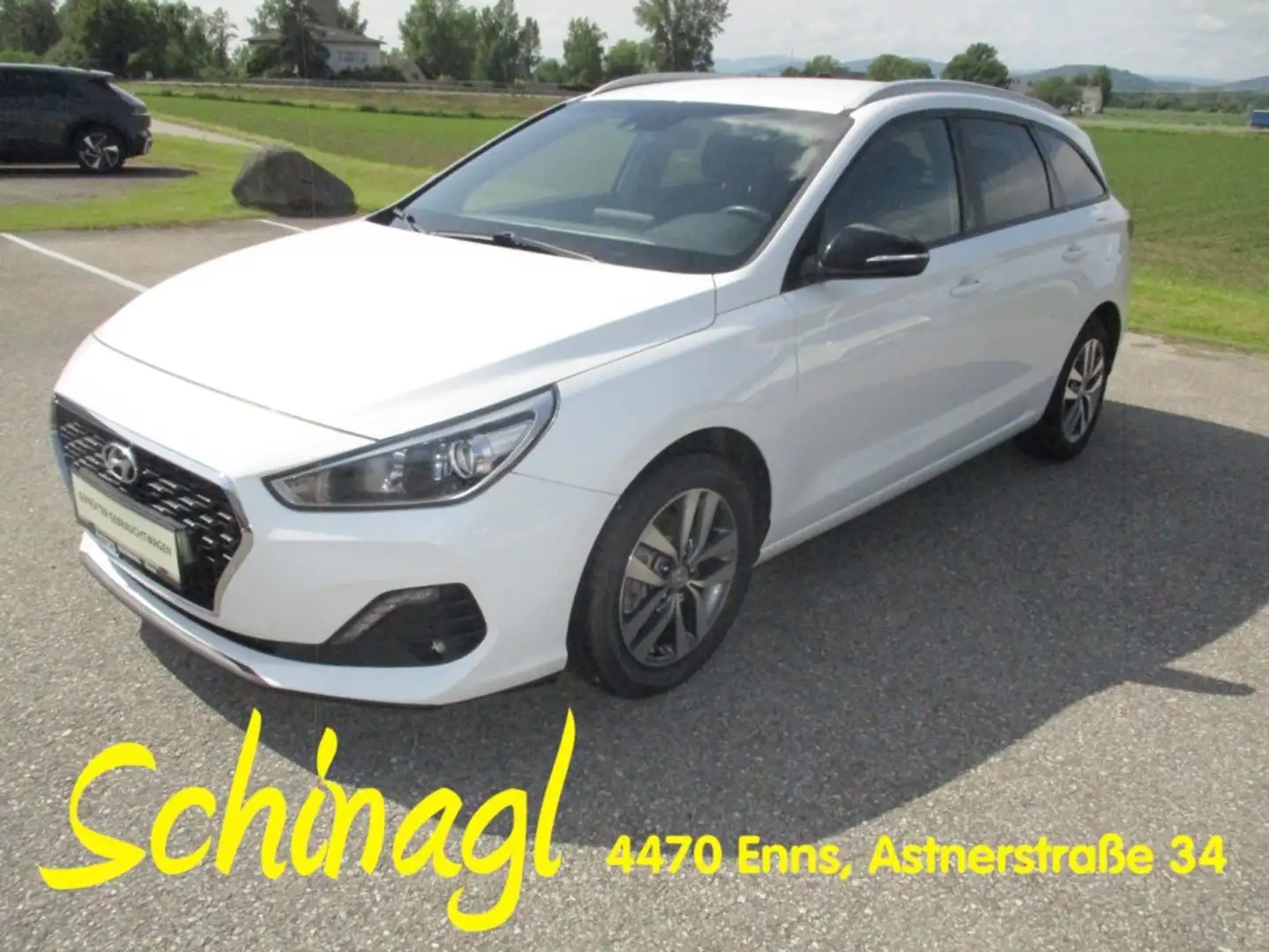 Hyundai i30 Kombi 1,4 CVVT Go Weiß - 1