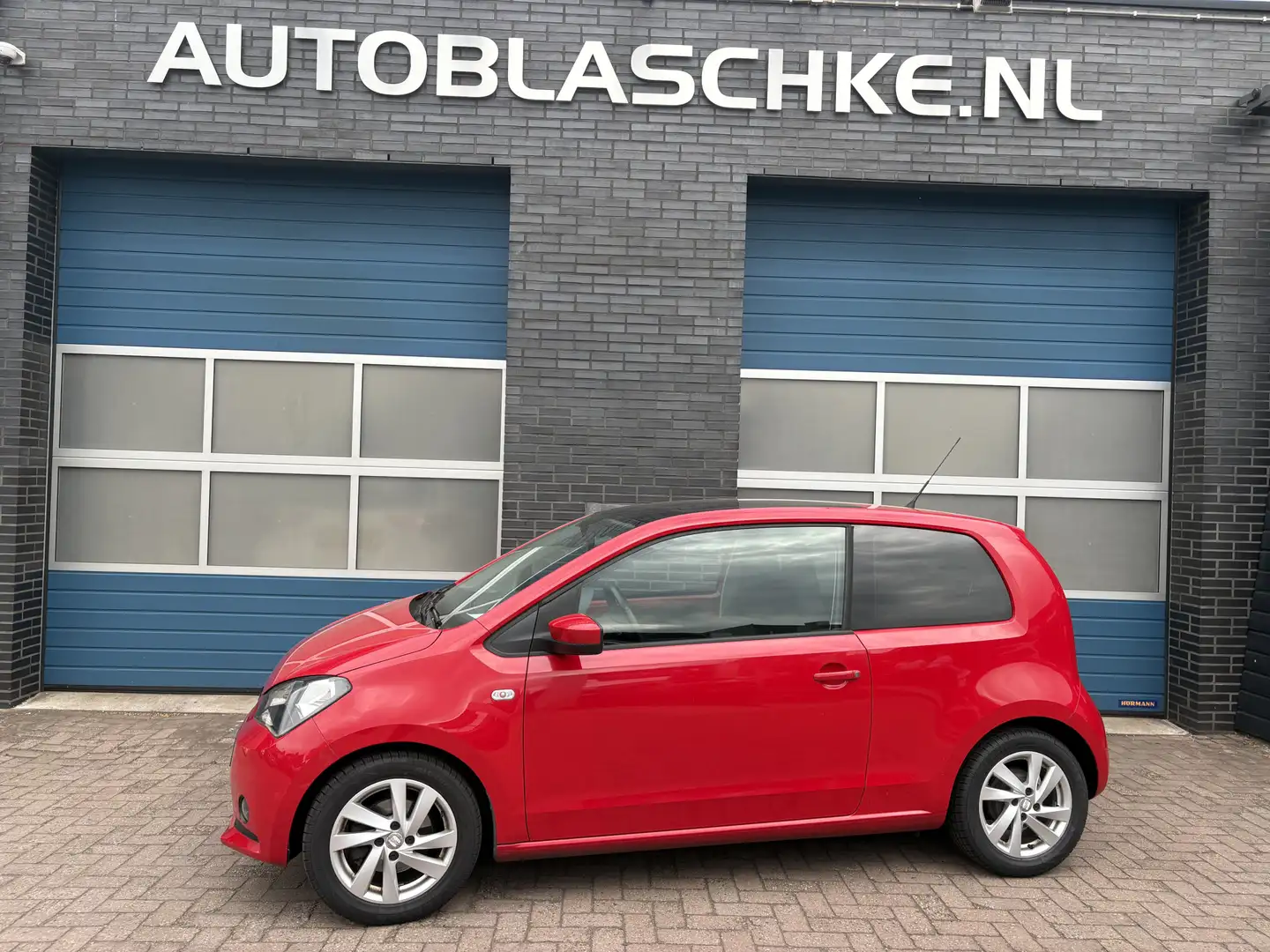 SEAT Mii 1.0 Style Chic, pano/schuifdak, airco, navi/cruise Rood - 1