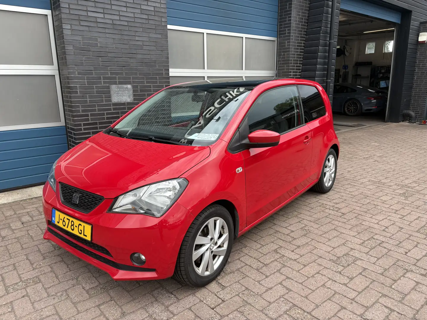 SEAT Mii 1.0 Style Chic, pano/schuifdak, airco, navi/cruise Rood - 2