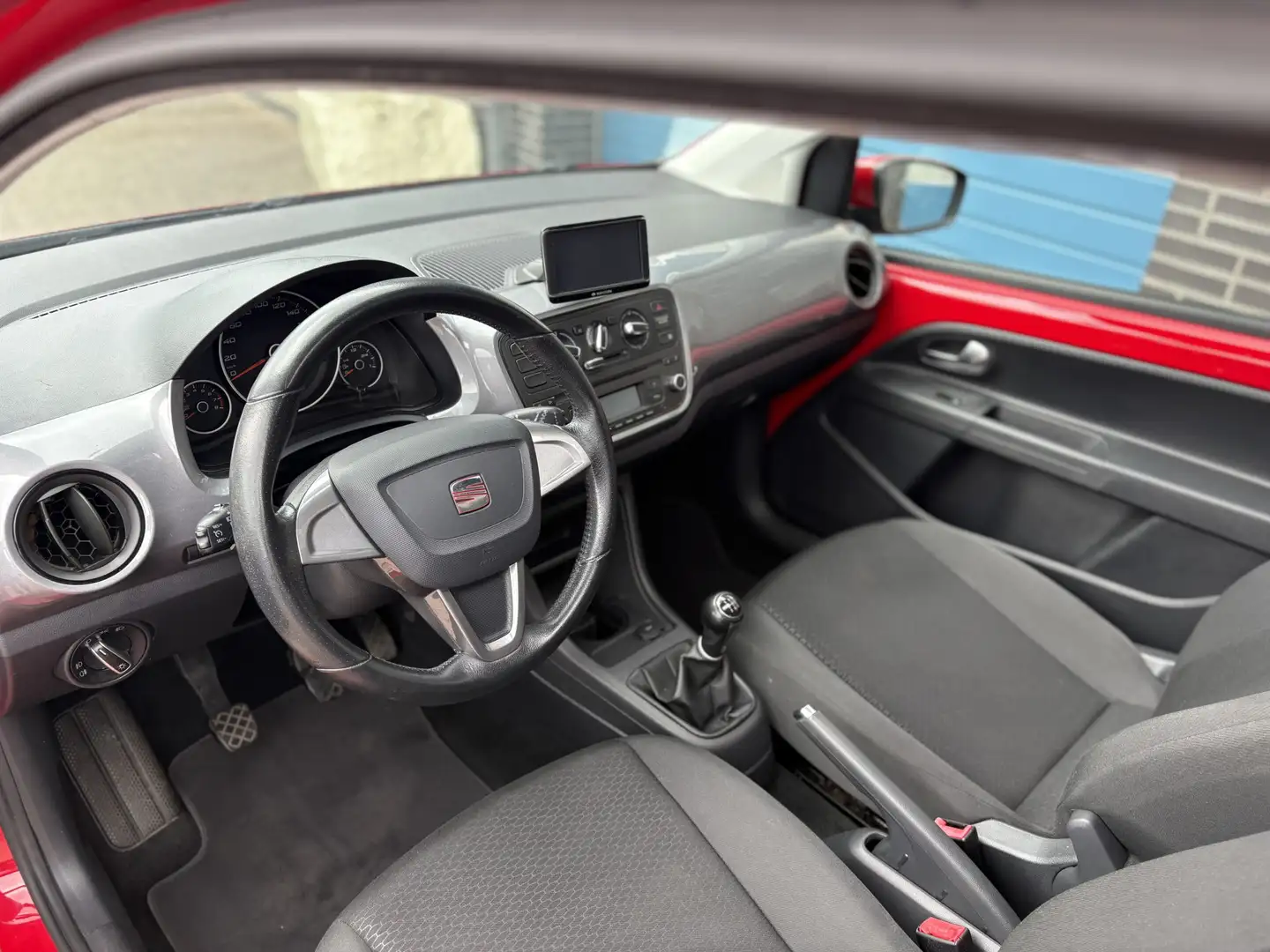 SEAT Mii 1.0 Style Chic, pano/schuifdak, airco, navi/cruise Roşu - 2