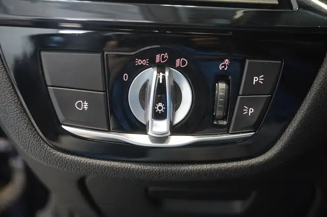 BMW 5 Series view 14
