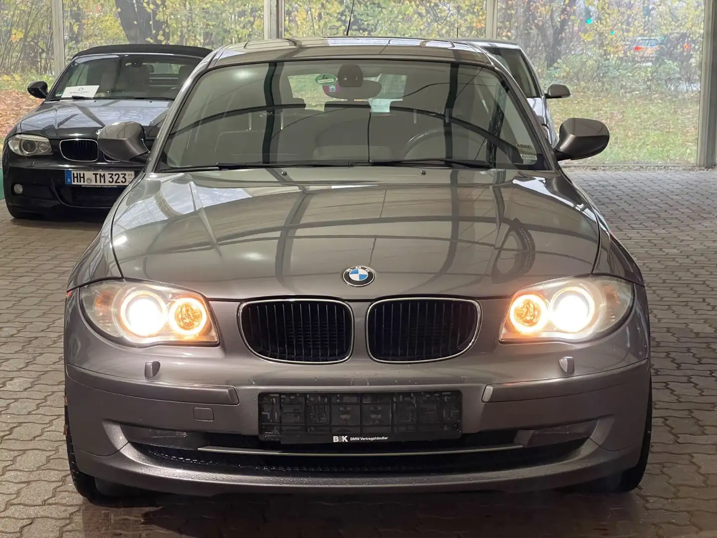 BMW 120 d/Automatik/Navi/Xenon/PDC/GSD Grau - 2