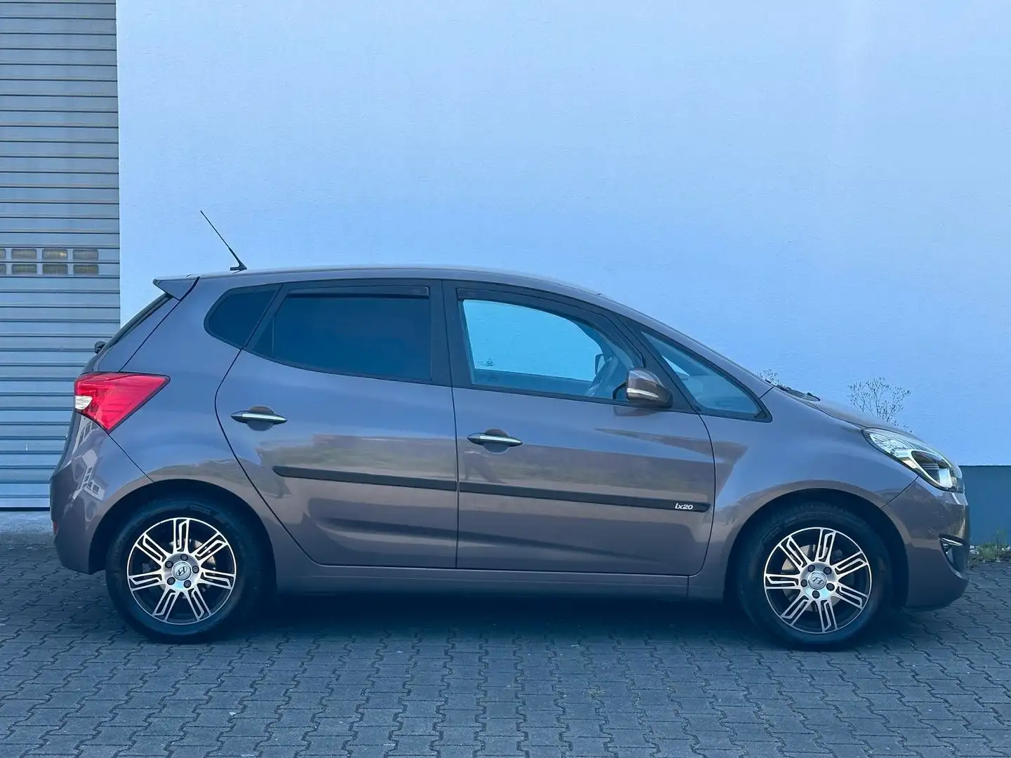 Hyundai iX20 1.4 Classic*PDC*Klima*Sitzheizung*Leder Braun - 2