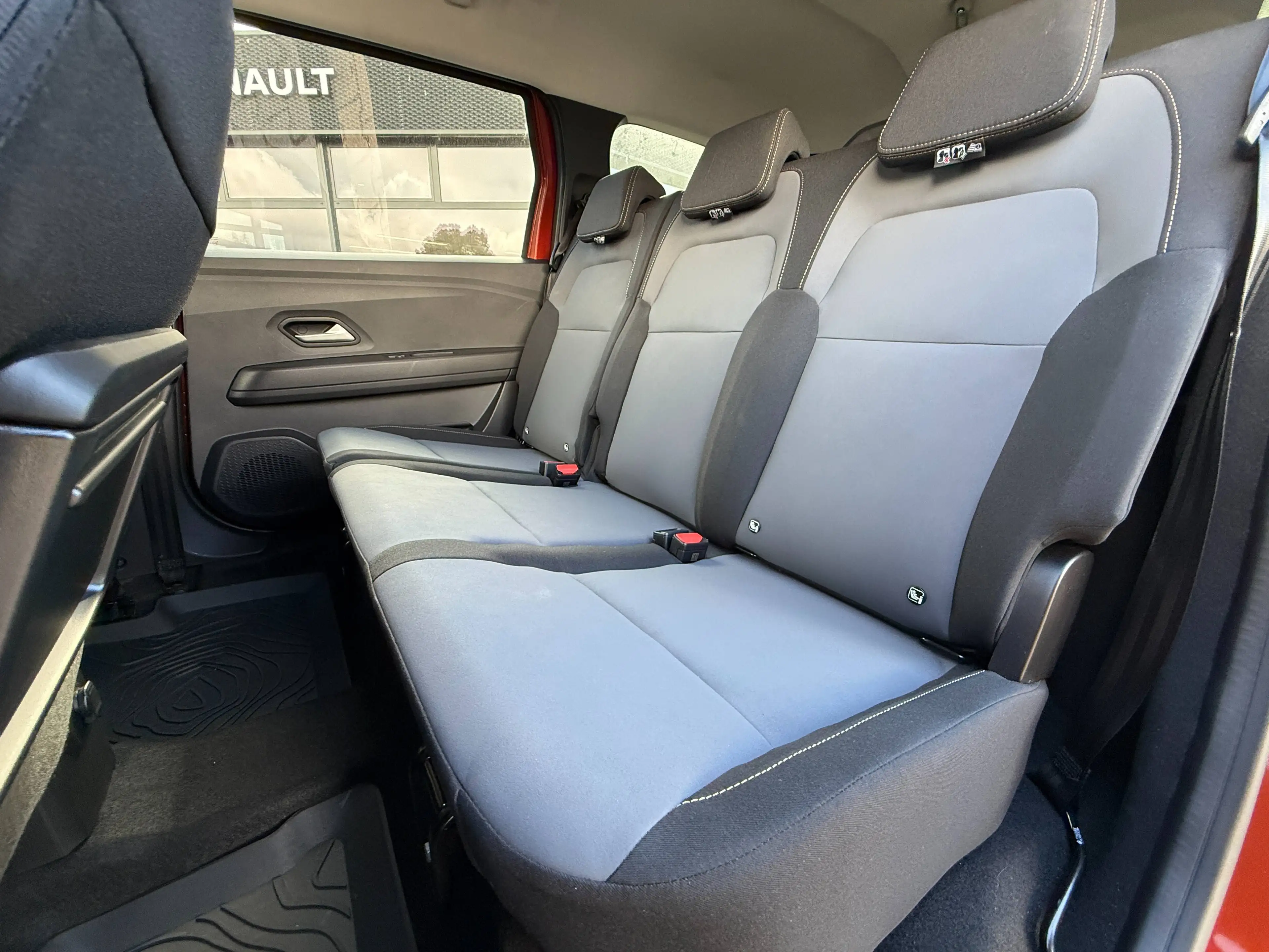 Dacia Jogger Extreme — photo 8