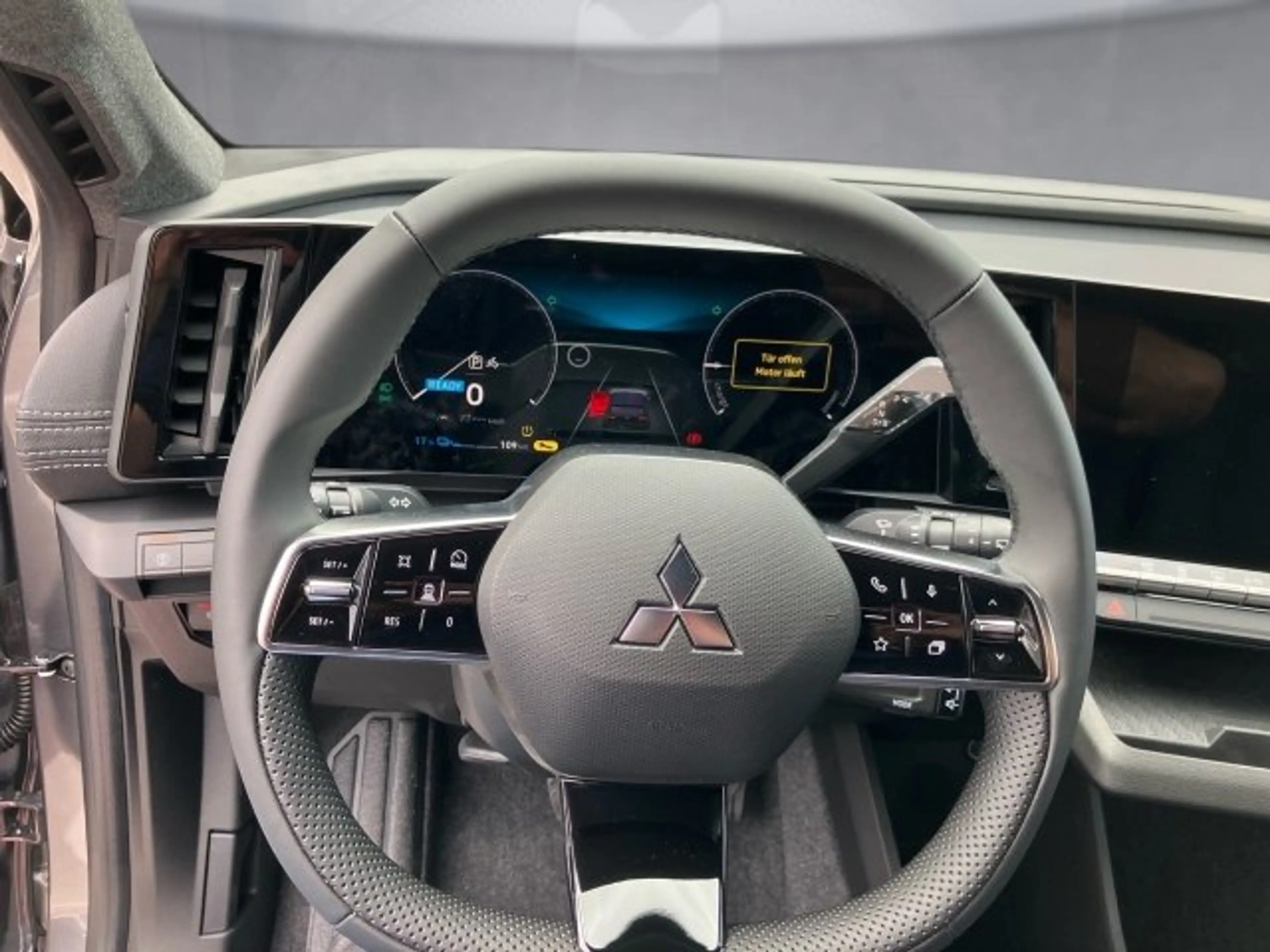 Mitsubishi Eclipse Cross BEV Invite 11kW LR 26 — photo 10