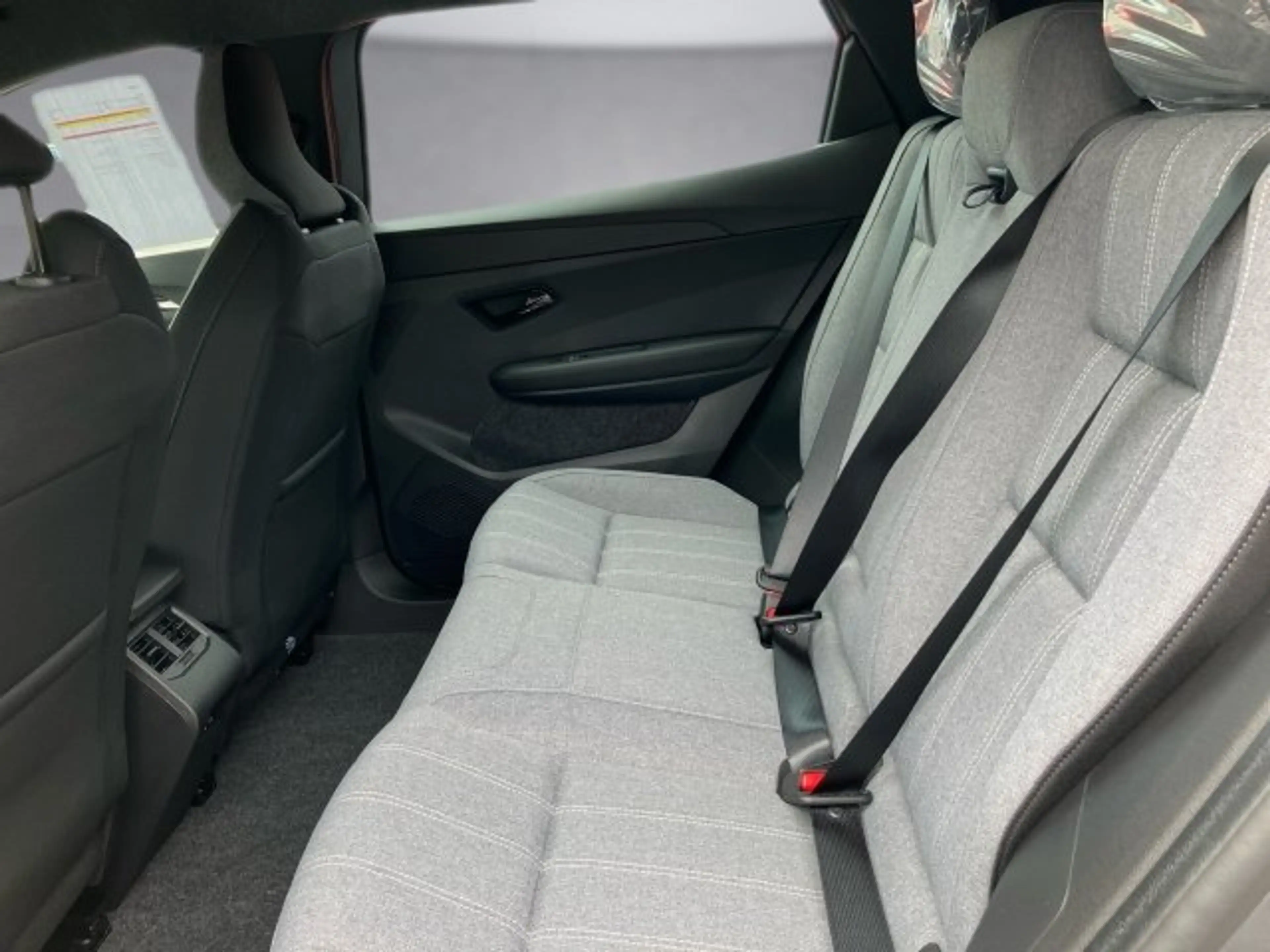 Mitsubishi Eclipse Cross BEV Invite 11kW LR 26 — photo 12