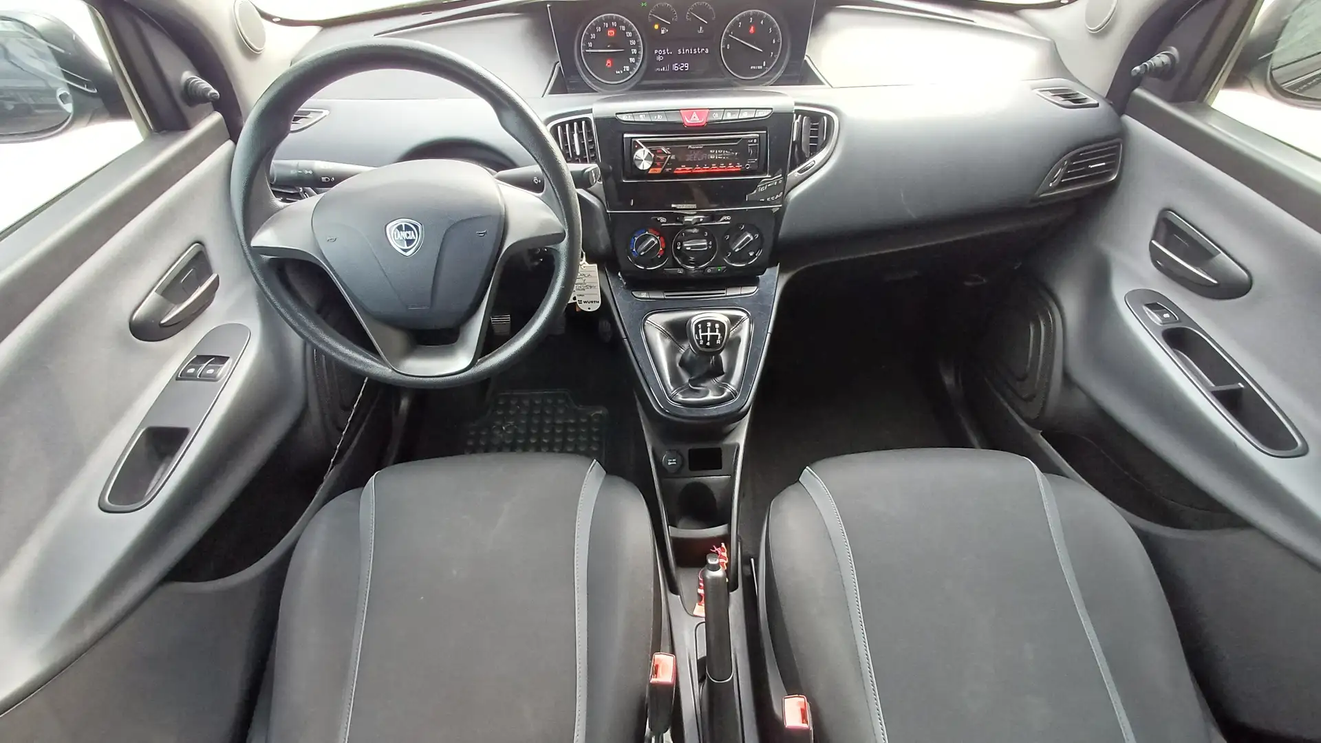 Lancia Ypsilon 1.2 Silver ecochic Gpl 69cv OK Neopatentati 5Posti Nero - 2