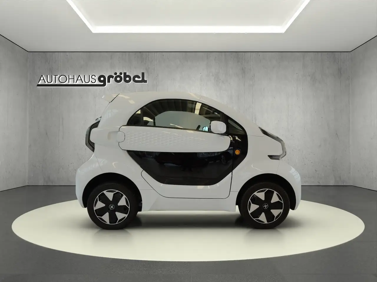 XEV Yoyo Luxury 2 Sitze Reichw. 150 km / 85km/h 4