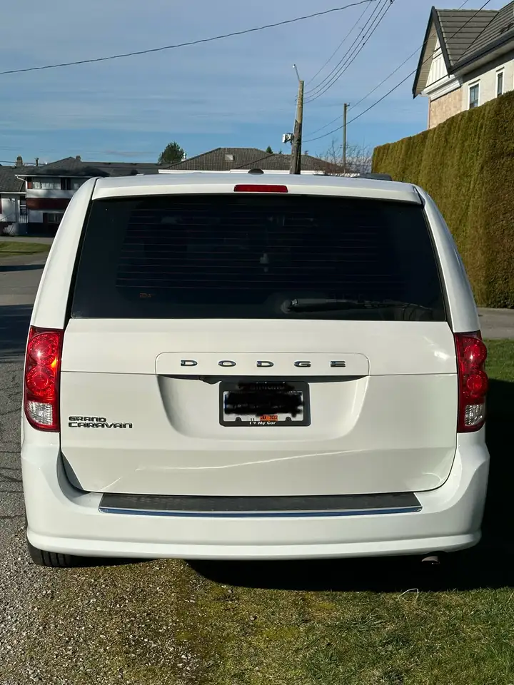Dodge Grand Caravan снимка Dodge Grand Caravan