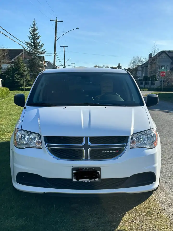 Dodge Grand Caravan снимка Dodge Grand Caravan