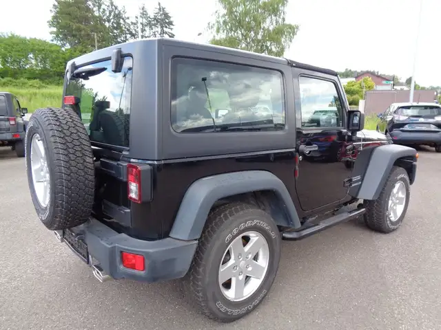 Jeep Wrangler view 4