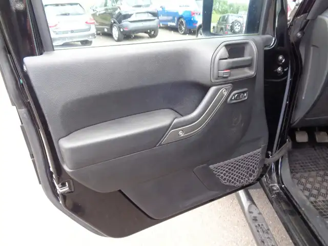Jeep Wrangler view 7