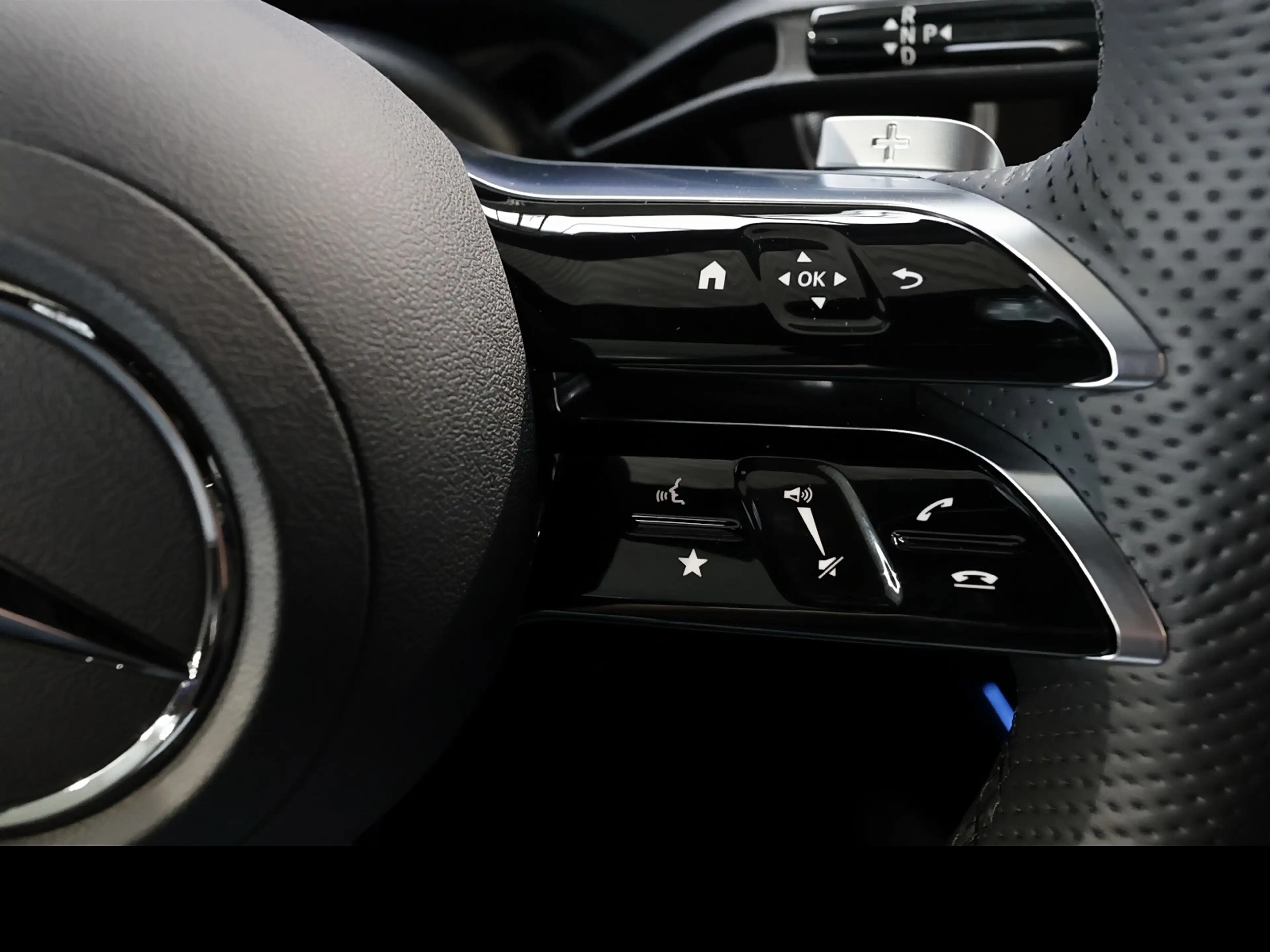 Mercedes-Benz E 220 d T AMG MBUX+360°+DIG-LED+Pano+AHK+Distron — photo 13